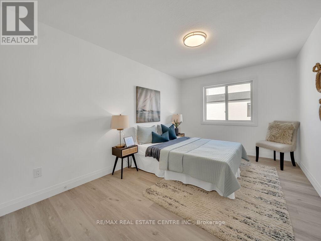 Photo 30 of 50 for 883 Darnley Boulevard