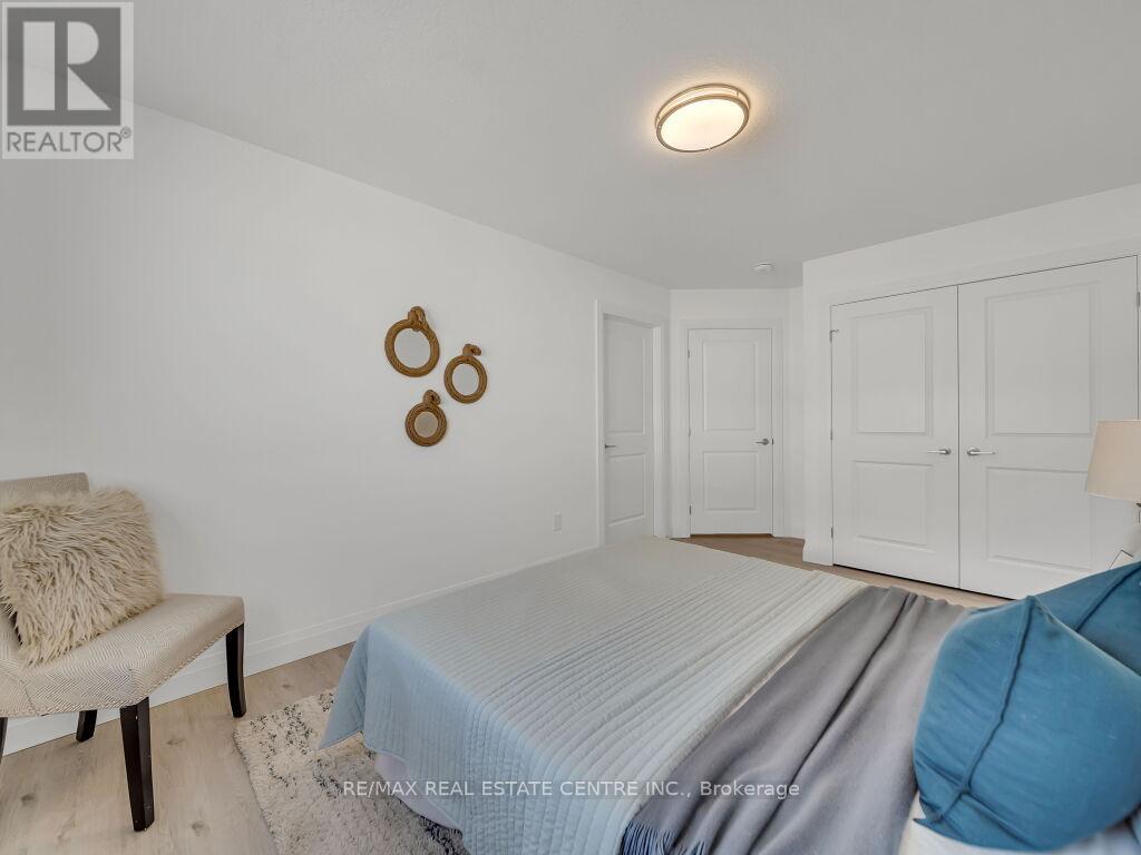 Photo 31 of 50 for 883 Darnley Boulevard