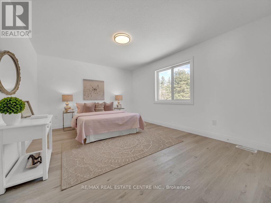 Photo 32 of 50 for 883 Darnley Boulevard