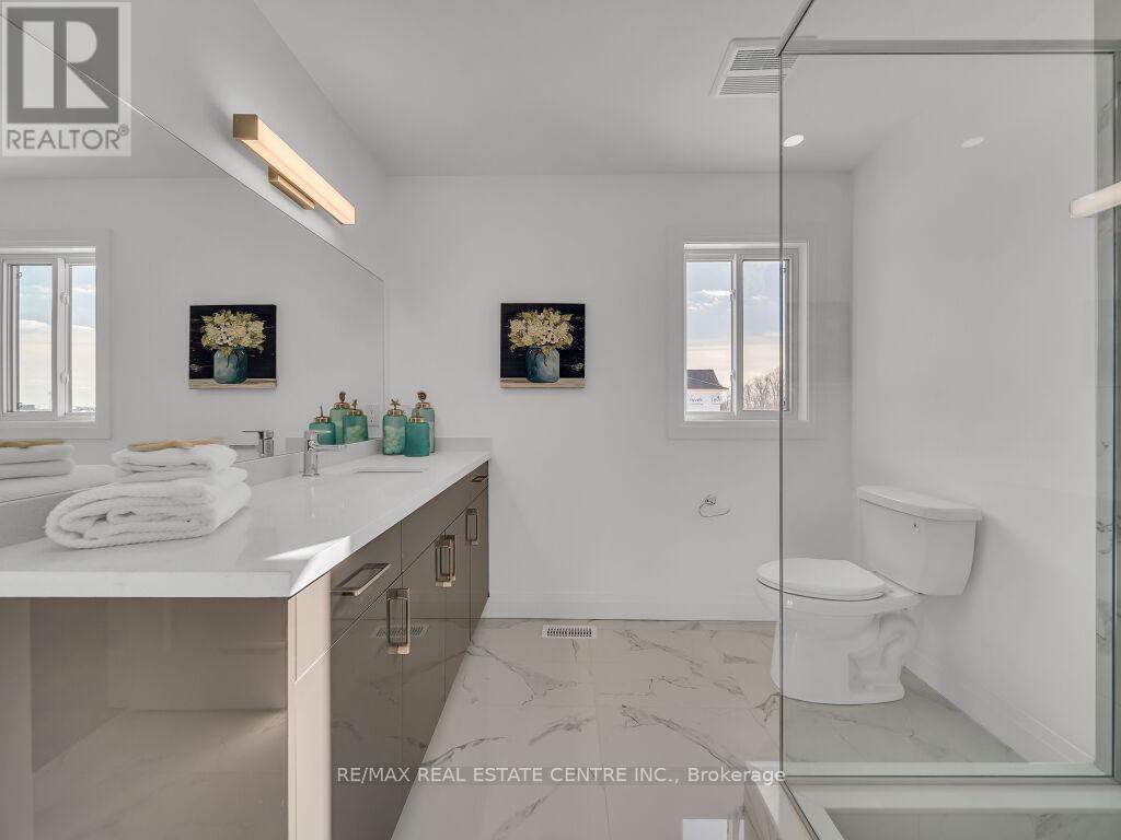 Photo 36 of 50 for 883 Darnley Boulevard