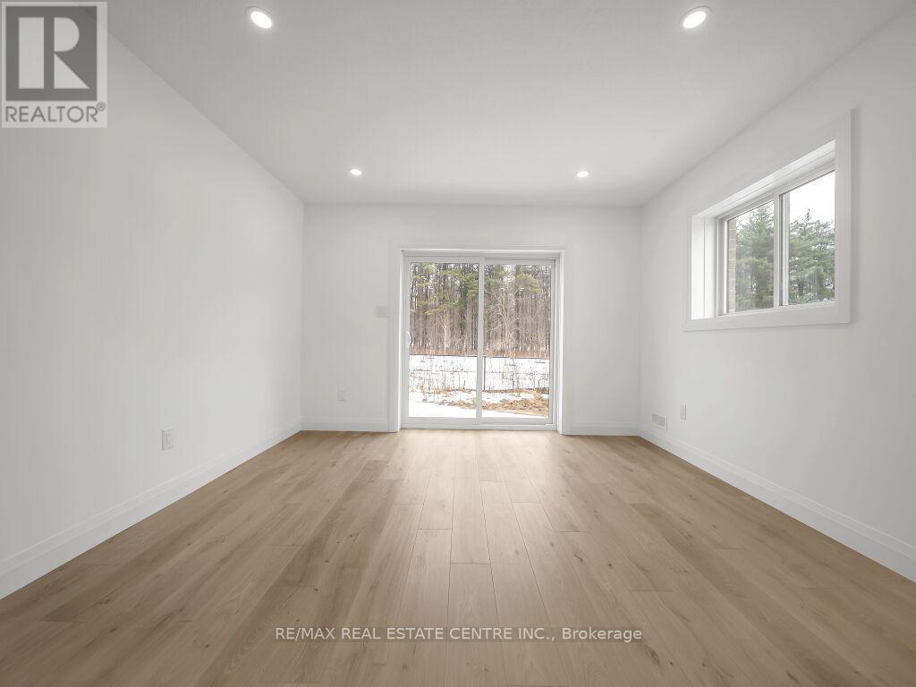 Photo 41 of 50 for 883 Darnley Boulevard