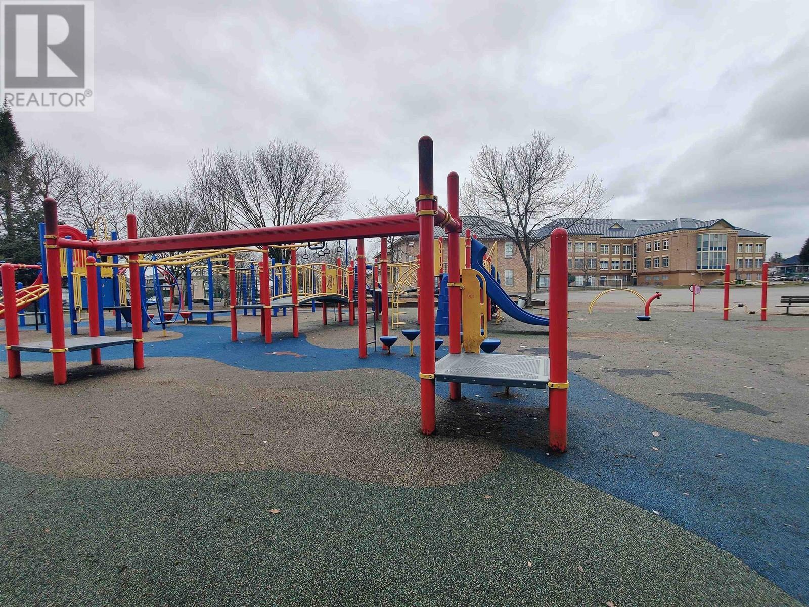 Listing Picture 29 of 40 : 2612 DUKE STREET, Vancouver / 溫哥華 - 魯藝地產 Yvonne Lu Group - MLS Medallion Club Member