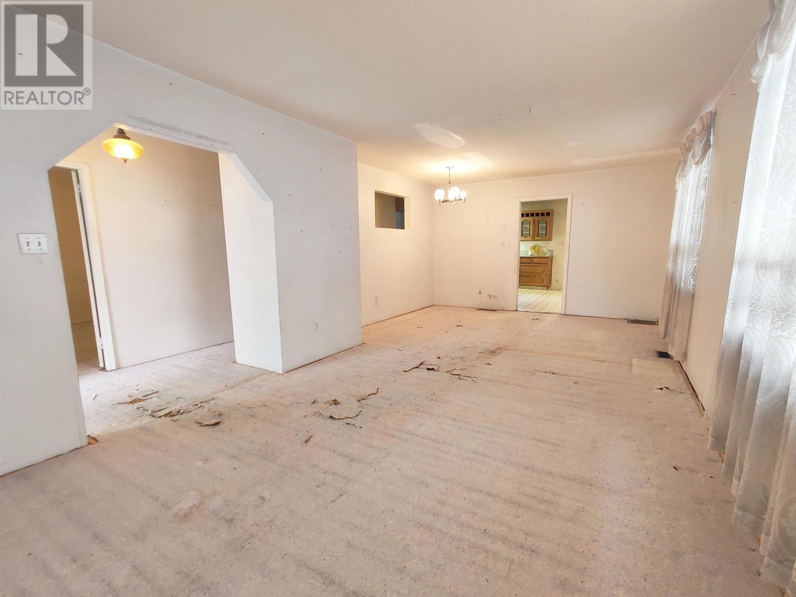 Listing Picture 5 of 40 : 2612 DUKE STREET, Vancouver / 溫哥華 - 魯藝地產 Yvonne Lu Group - MLS Medallion Club Member