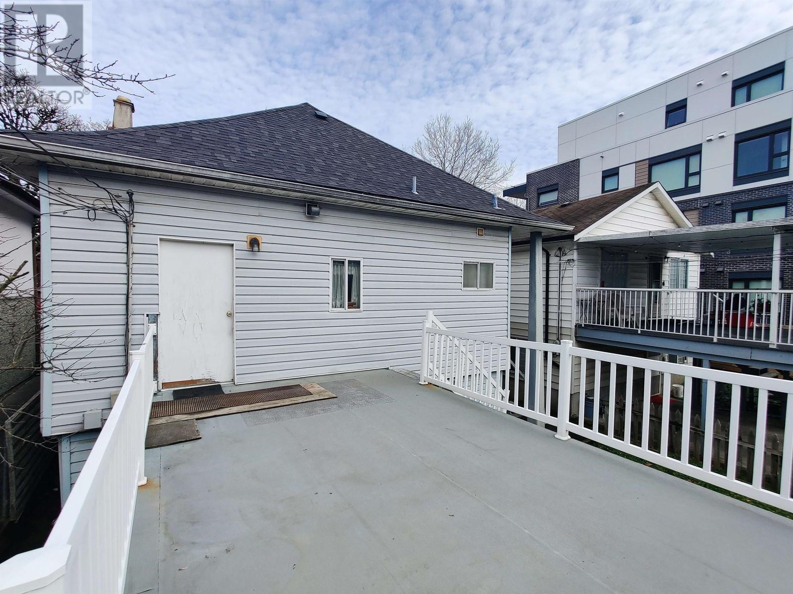 Listing Picture 8 of 40 : 2612 DUKE STREET, Vancouver / 溫哥華 - 魯藝地產 Yvonne Lu Group - MLS Medallion Club Member