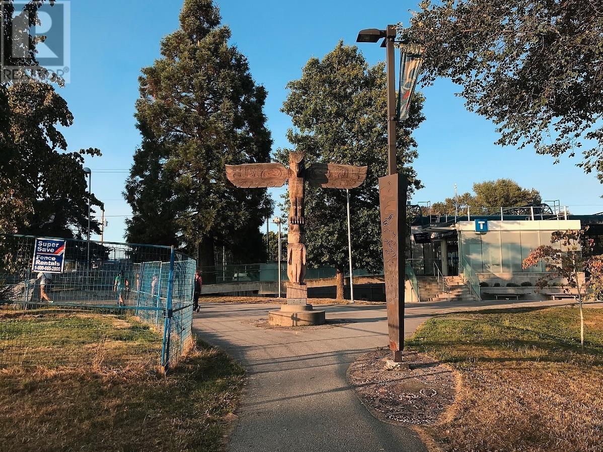 Listing Picture 37 of 40 : 2612 DUKE STREET, Vancouver / 溫哥華 - 魯藝地產 Yvonne Lu Group - MLS Medallion Club Member