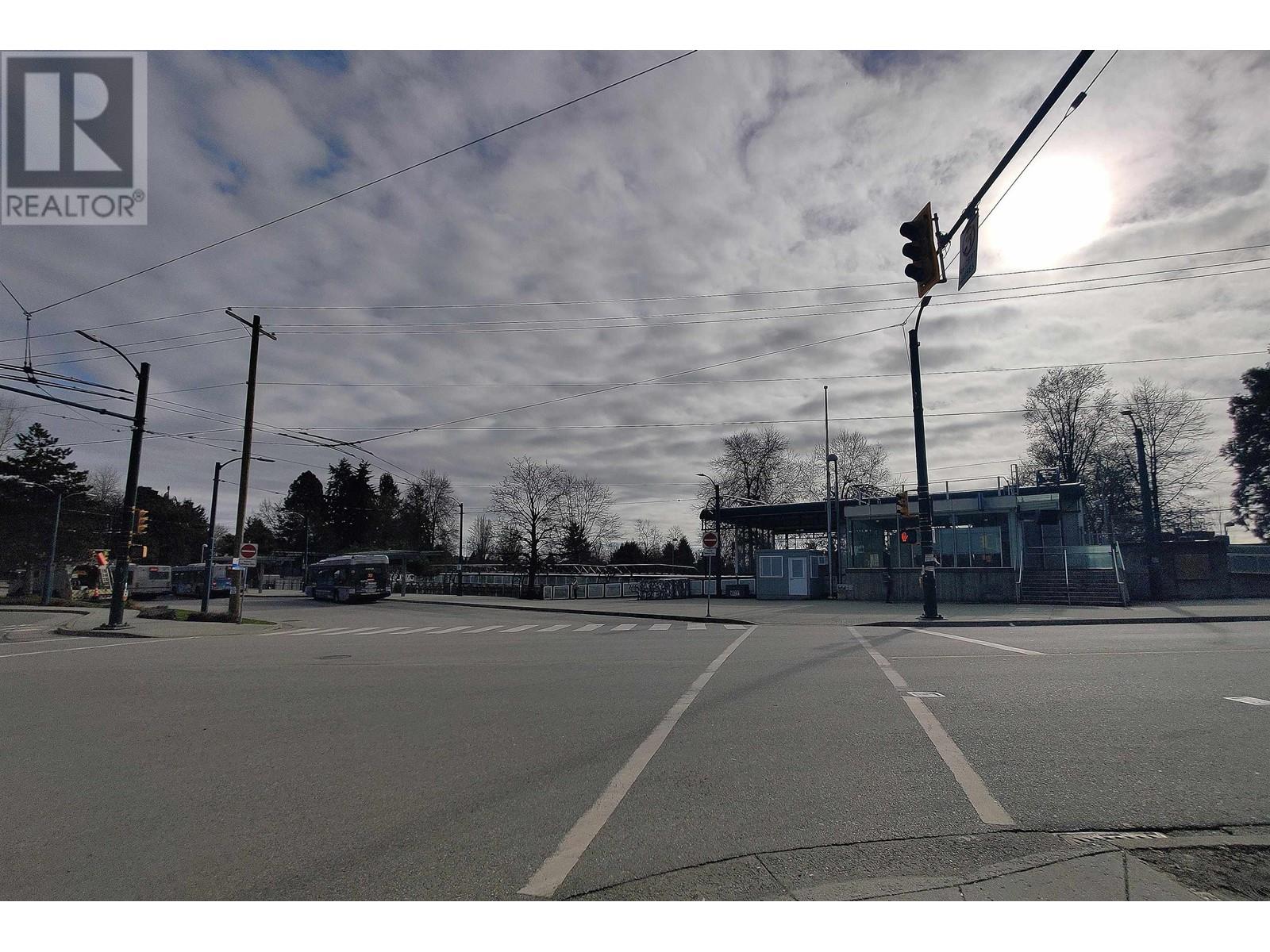 Listing Picture 39 of 40 : 2612 DUKE STREET, Vancouver / 溫哥華 - 魯藝地產 Yvonne Lu Group - MLS Medallion Club Member