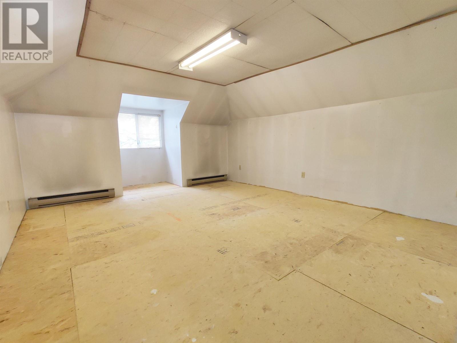 Listing Picture 12 of 40 : 2612 DUKE STREET, Vancouver / 溫哥華 - 魯藝地產 Yvonne Lu Group - MLS Medallion Club Member