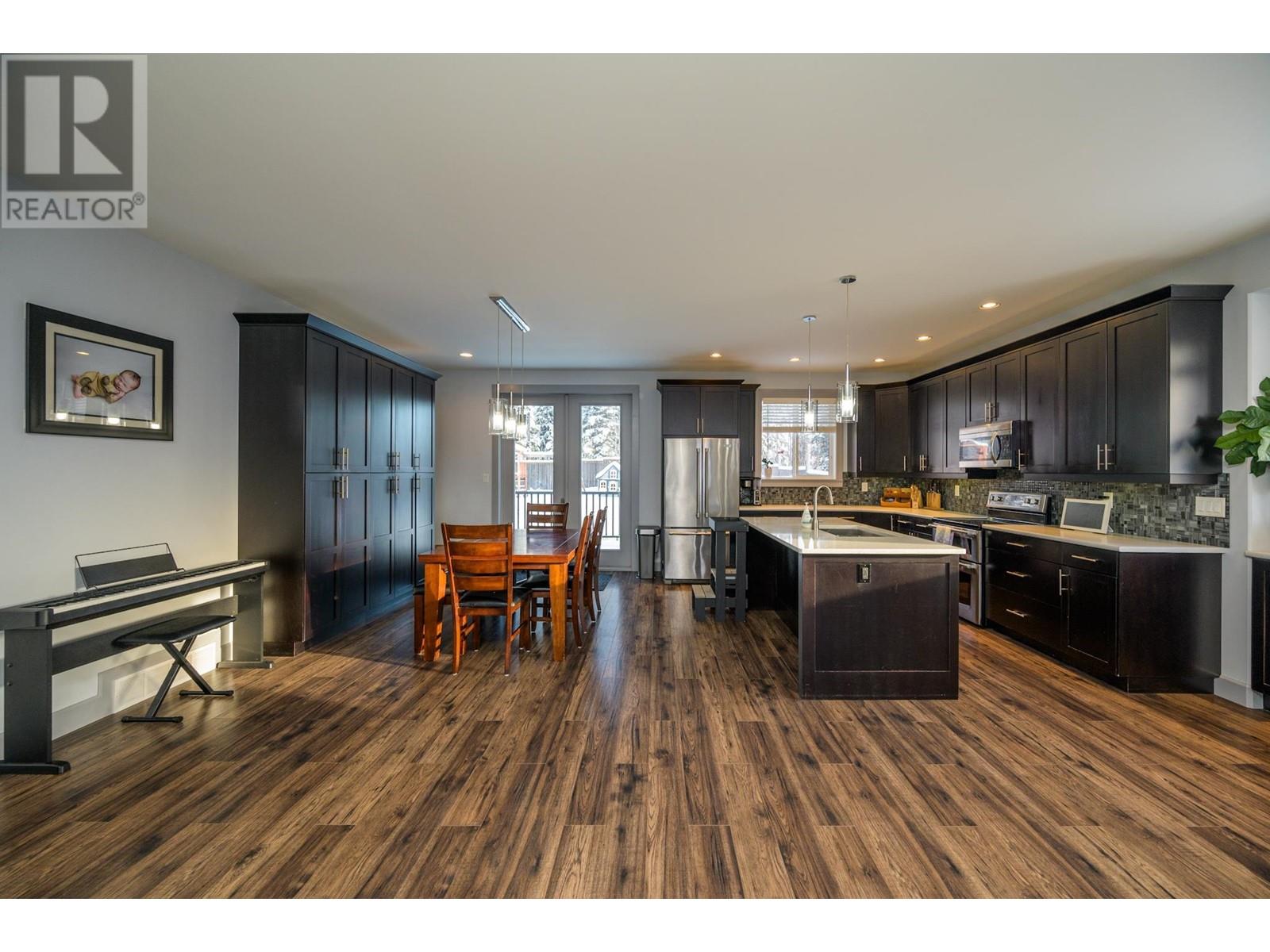 Property at 2838 MAURICE DRIVE image 2