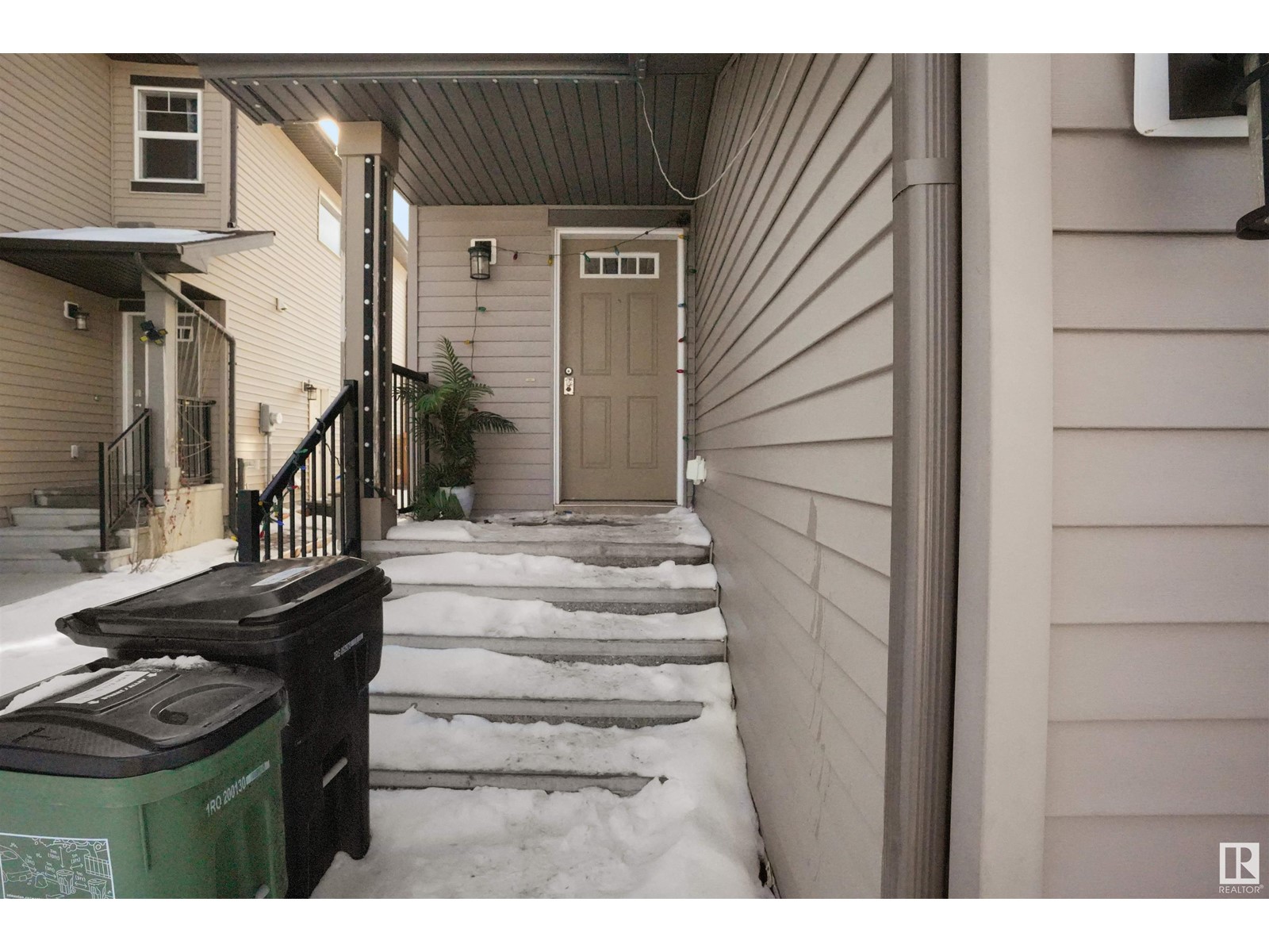 Property at 3315 11 AV NW image 4
