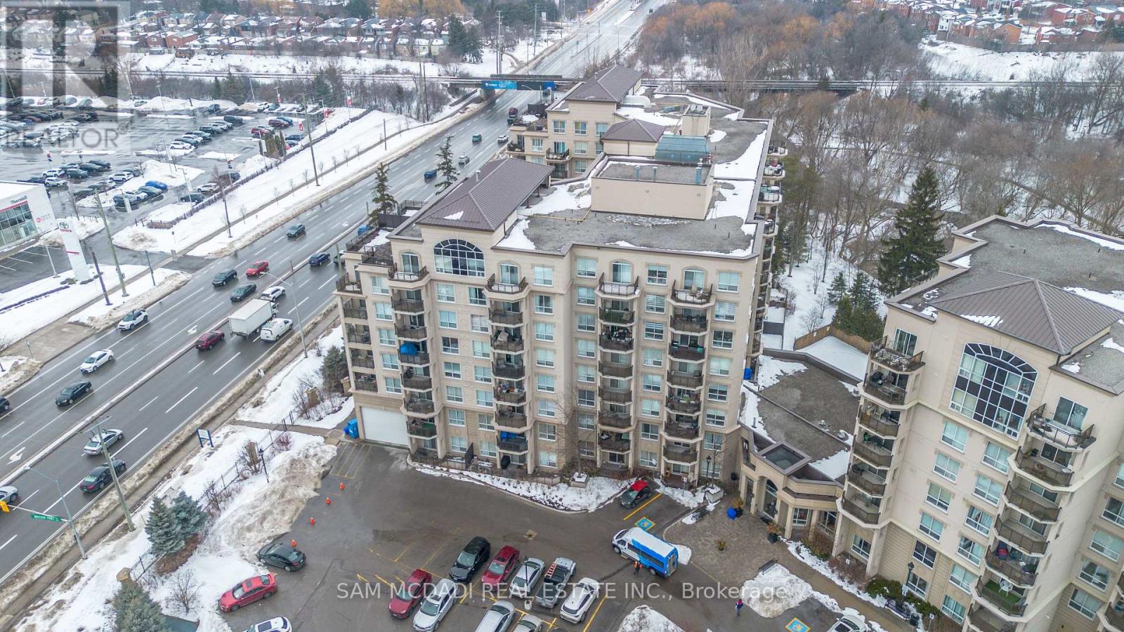 303 - 8 Maison Parc Court, Vaughan, Ontario  L4J 9K5 - Photo 2 - N11995280