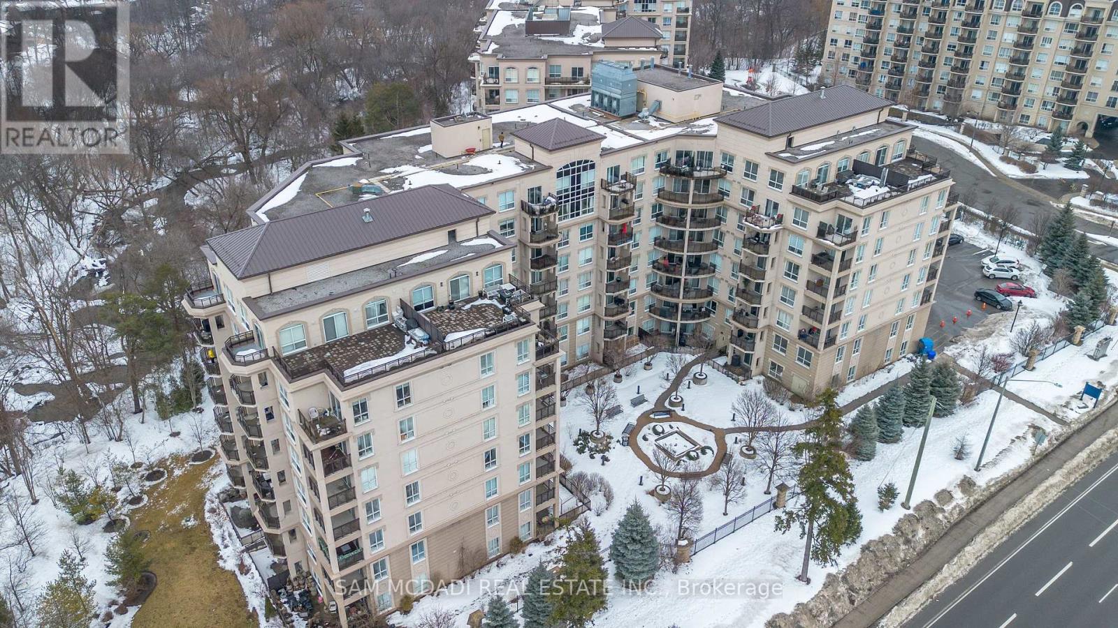 Property at 303 - 8 MAISON PARC COURT image 3