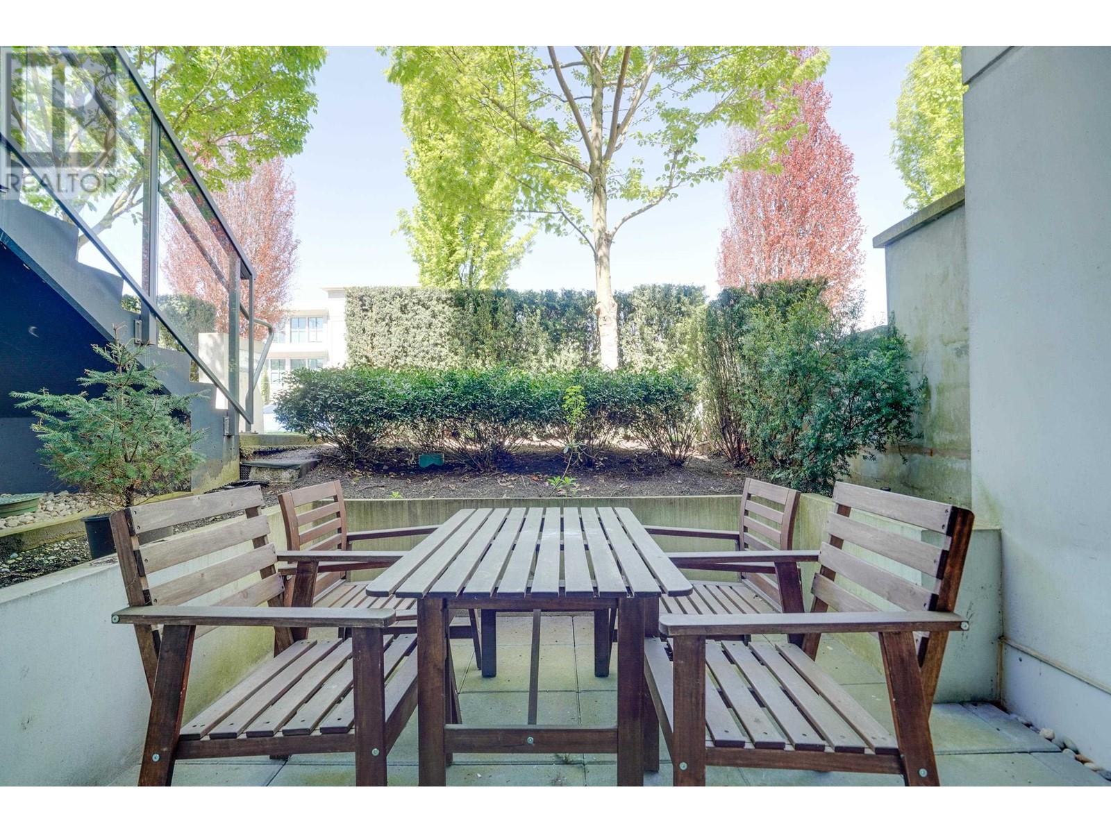 Listing Picture 9 of 11 : 1786 W 6TH AVENUE, Vancouver / 溫哥華 - 魯藝地產 Yvonne Lu Group - MLS Medallion Club Member