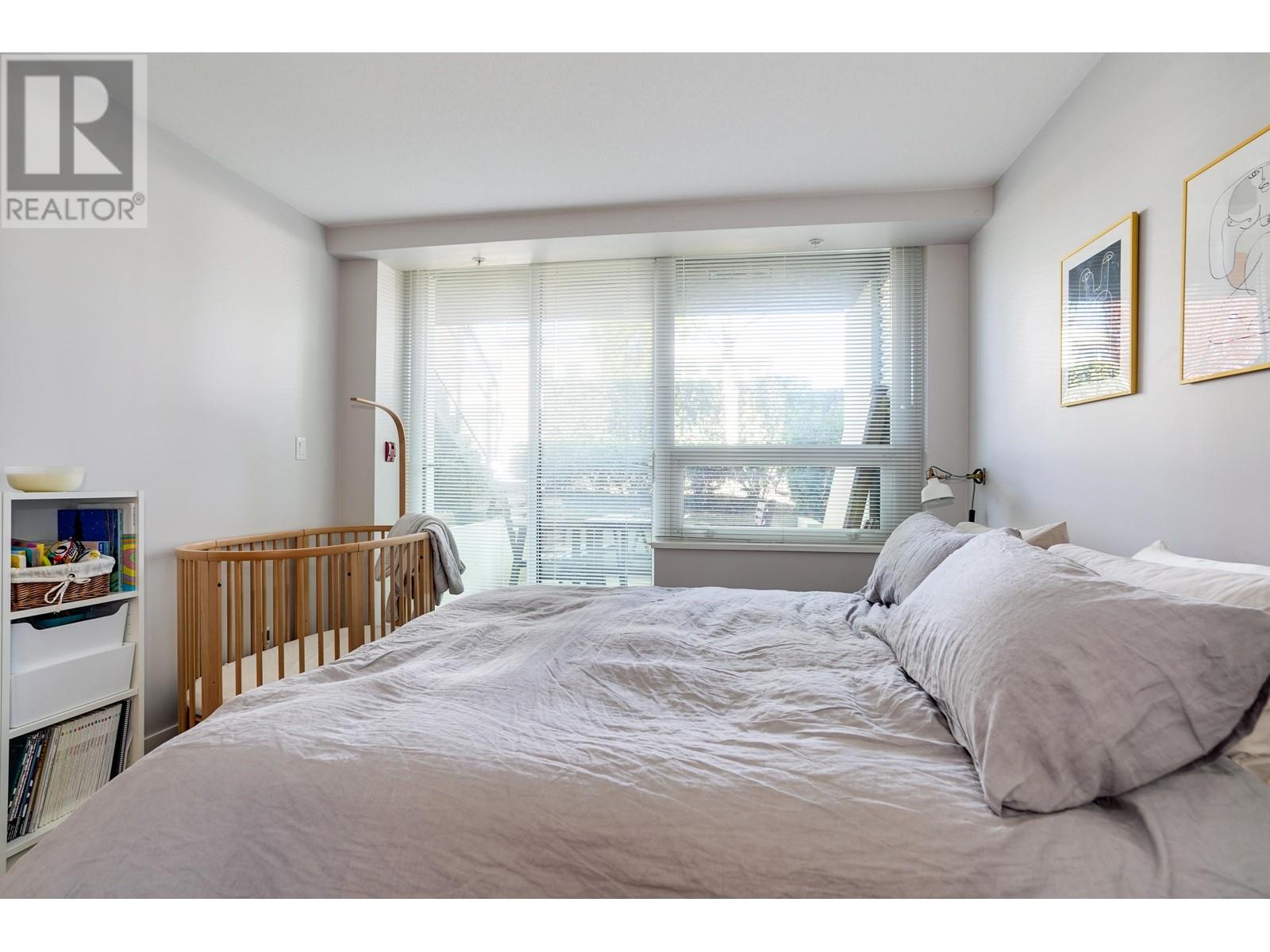 Listing Picture 6 of 11 : 1786 W 6TH AVENUE, Vancouver / 溫哥華 - 魯藝地產 Yvonne Lu Group - MLS Medallion Club Member