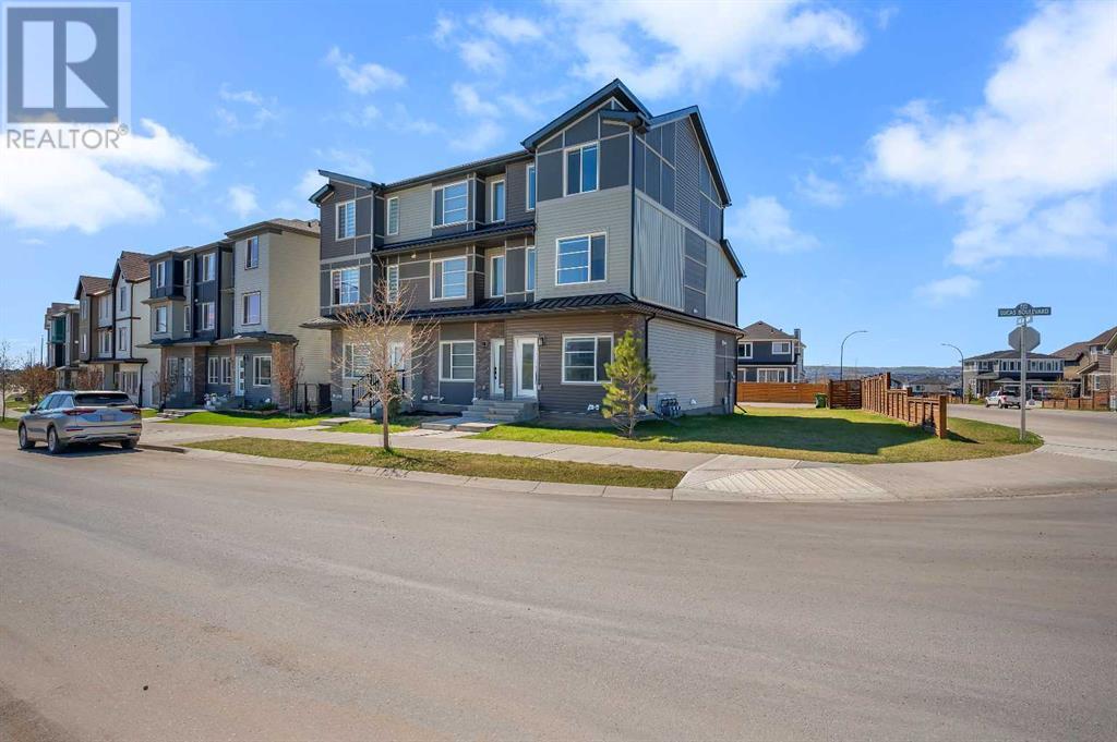 Property at 181 Lucas Boulevard NW image 2