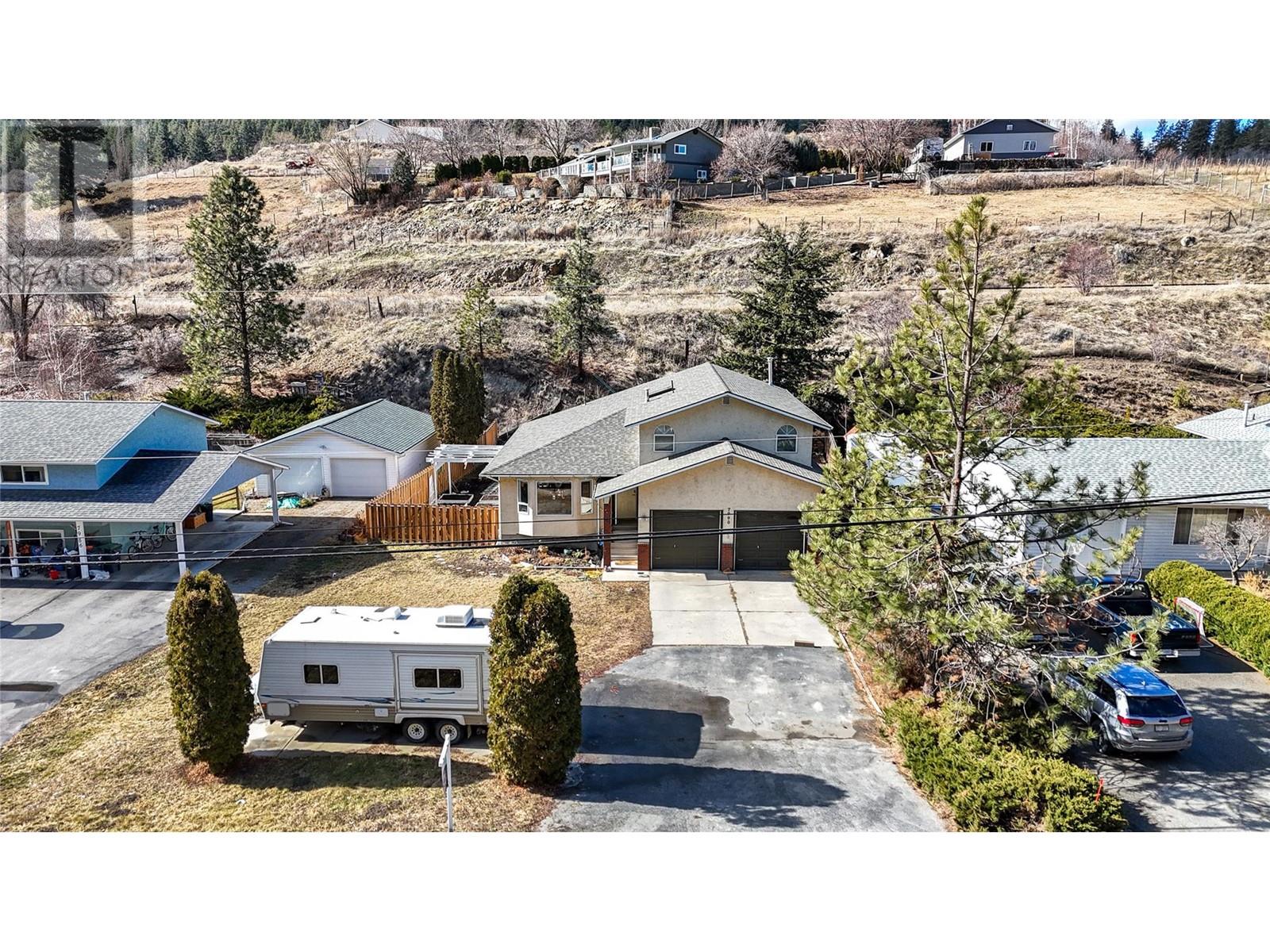 Property at 7990 VICTORIA Road S image 2
