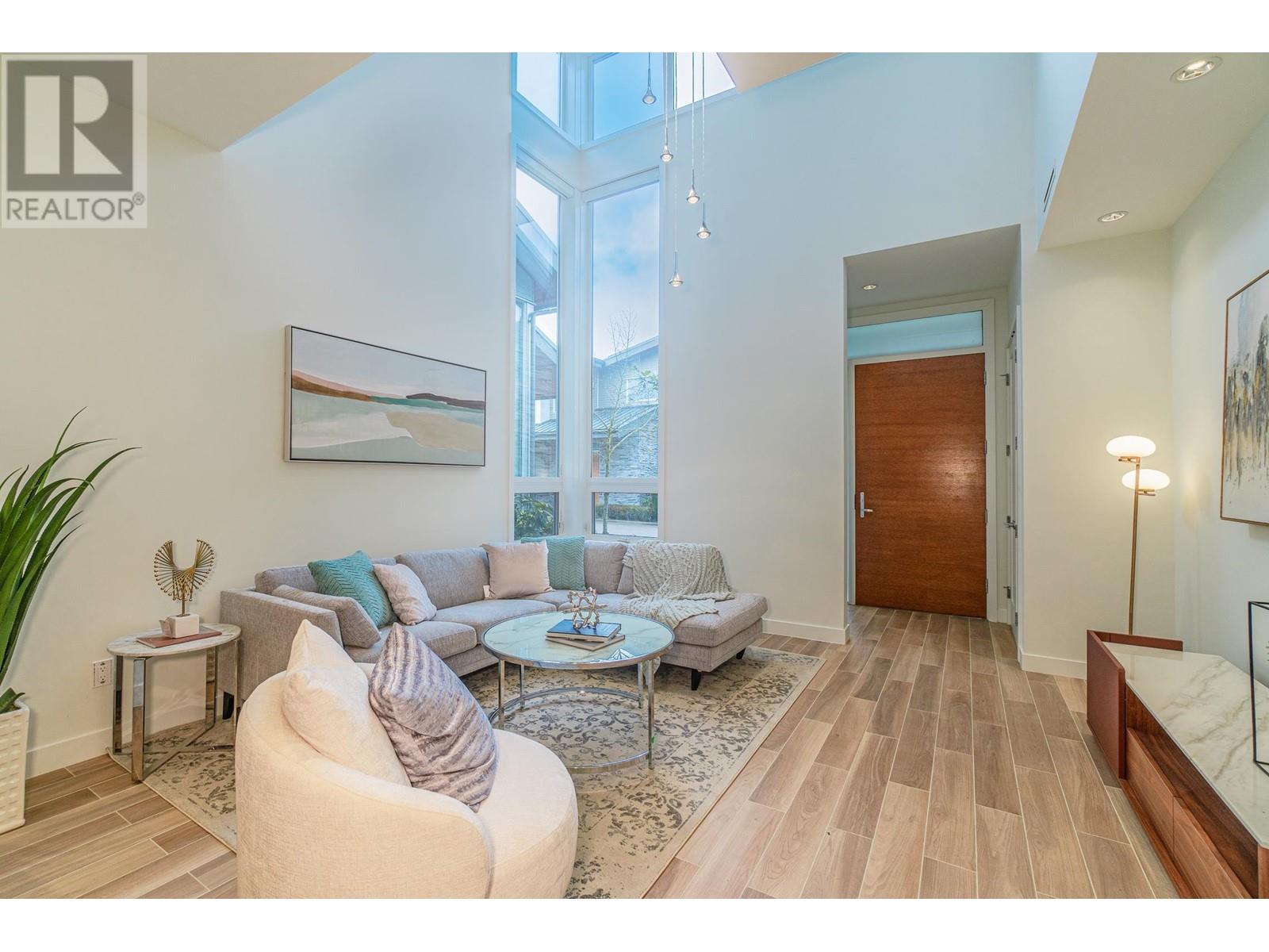 Listing Picture 2 of 7 : 20 9055 DAYTON AVENUE, Richmond / 烈治文 - 魯藝地產 Yvonne Lu Group - MLS Medallion Club Member