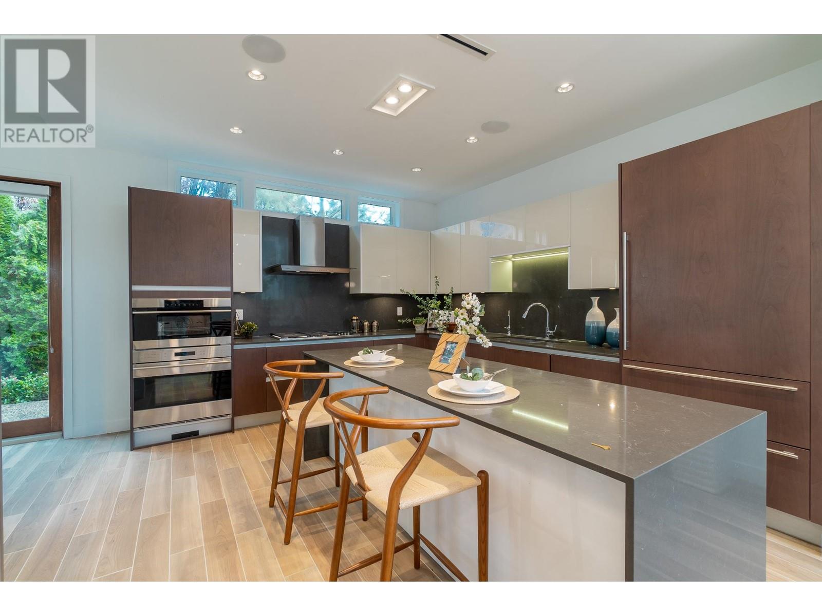 Listing Picture 5 of 7 : 20 9055 DAYTON AVENUE, Richmond / 烈治文 - 魯藝地產 Yvonne Lu Group - MLS Medallion Club Member