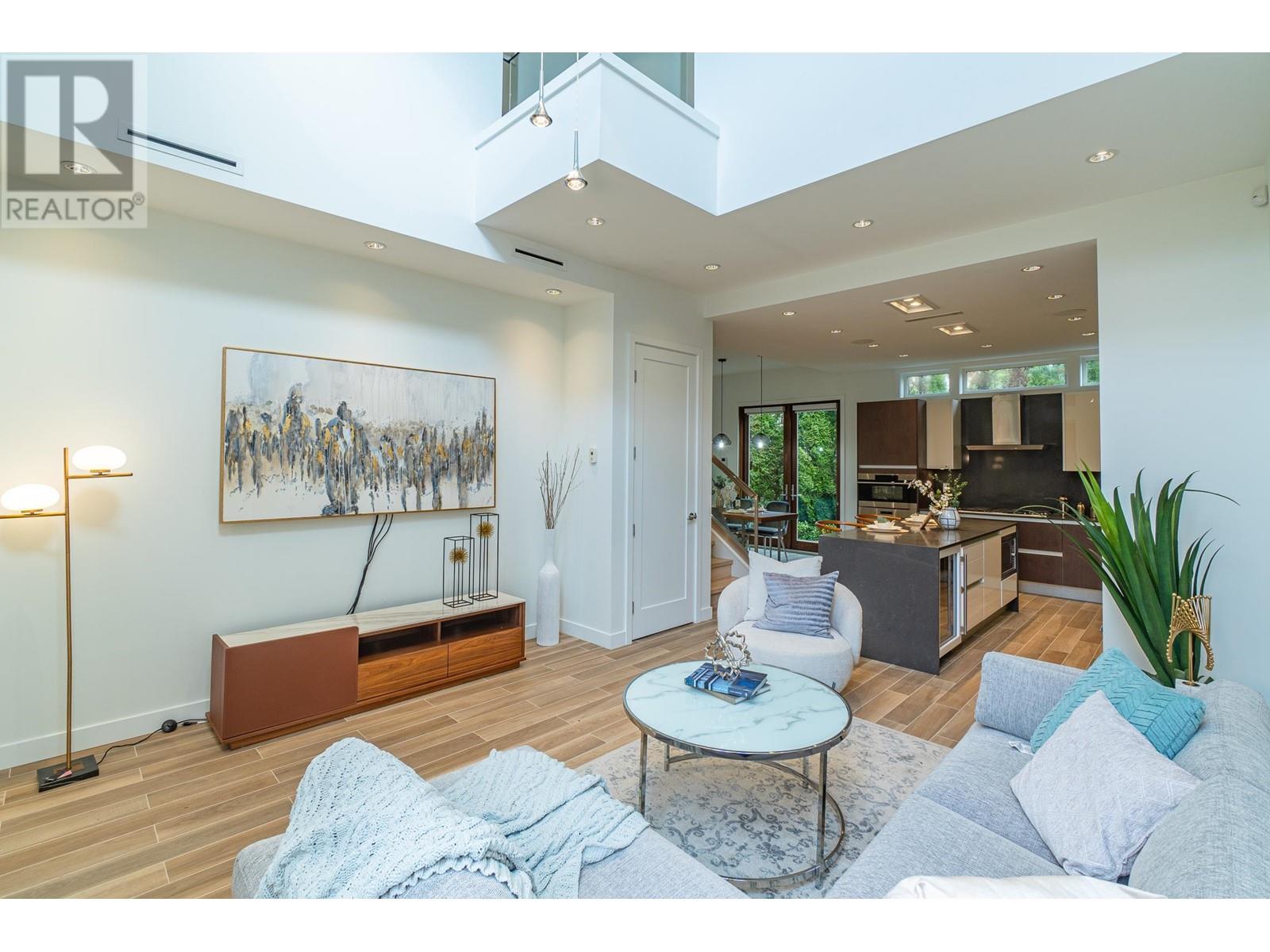 Listing Picture 3 of 7 : 20 9055 DAYTON AVENUE, Richmond / 烈治文 - 魯藝地產 Yvonne Lu Group - MLS Medallion Club Member