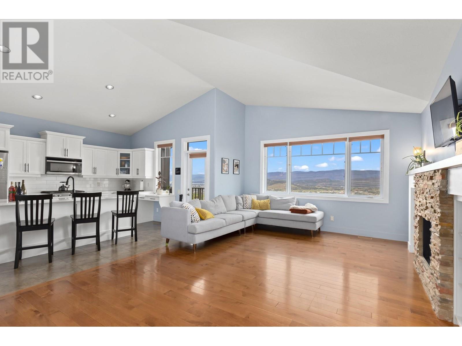 Property at 1585 Tower Ranch Boulevard image 4