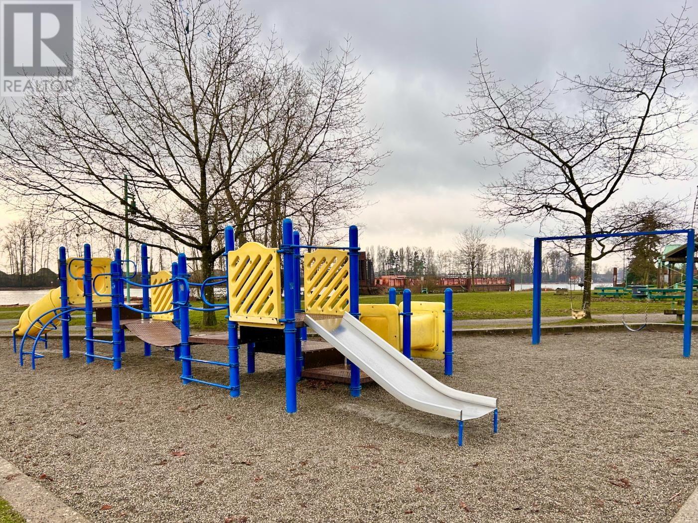 Listing Picture 28 of 30 : 2868 SOTAO AVENUE, Vancouver / 溫哥華 - 魯藝地產 Yvonne Lu Group - MLS Medallion Club Member