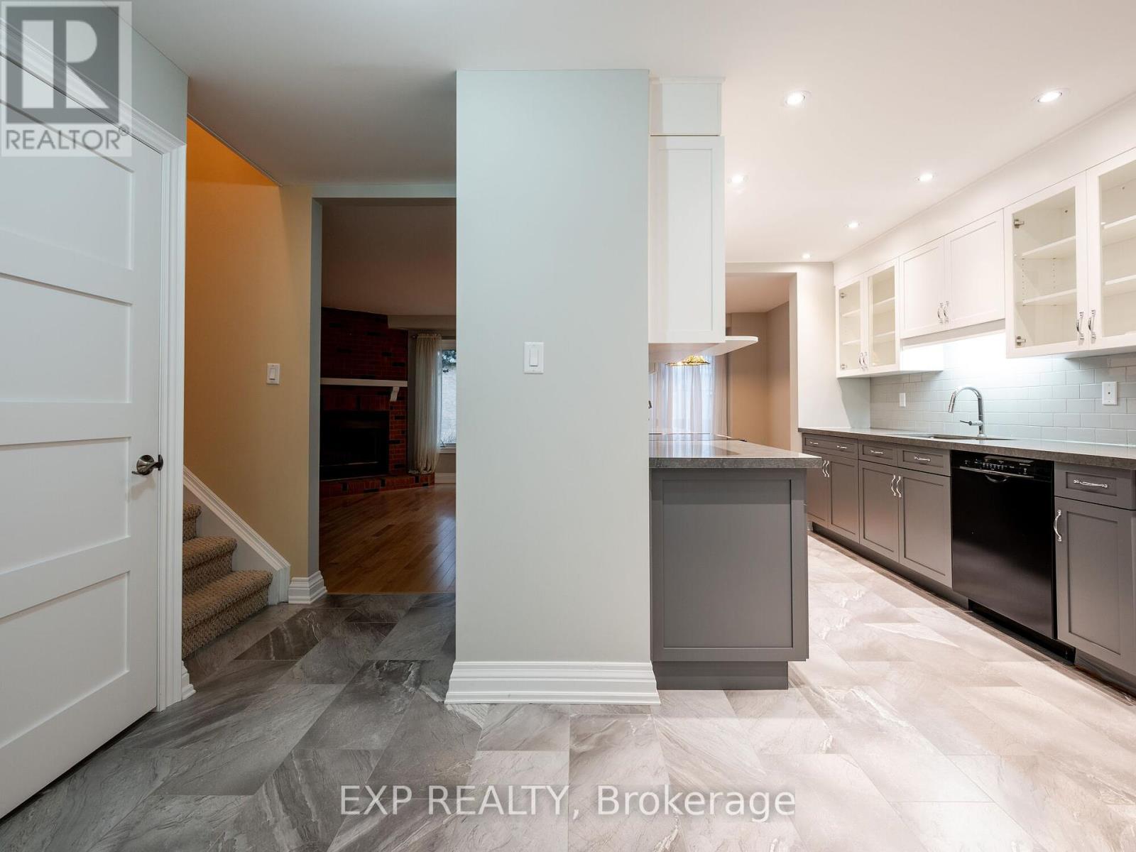 36 - 35 Ceremonial Drive, Mississauga, Ontario  L5R 3G6 - Photo 4 - W11995226