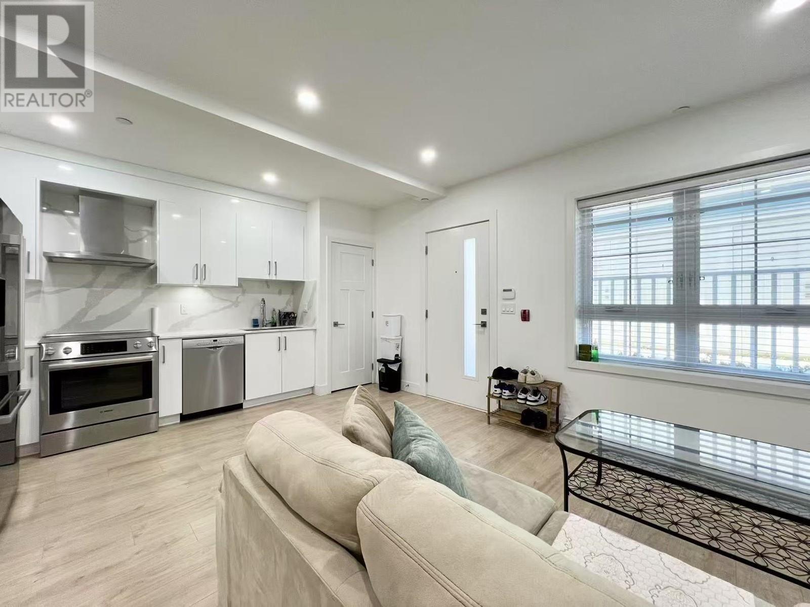 4793 Slocan Street, Vancouver, British Columbia  V5R 2A2 - Photo 3 - R2972058