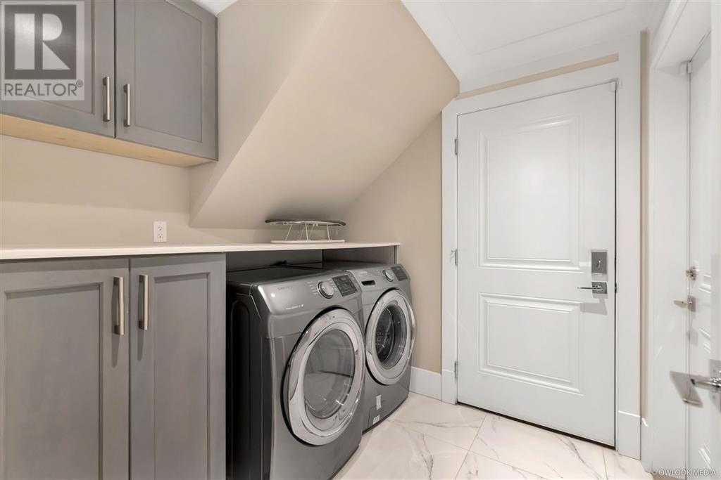 Listing Picture 17 of 20 : 7442 WILLIAMS ROAD, Richmond / 烈治文 - 魯藝地產 Yvonne Lu Group - MLS Medallion Club Member