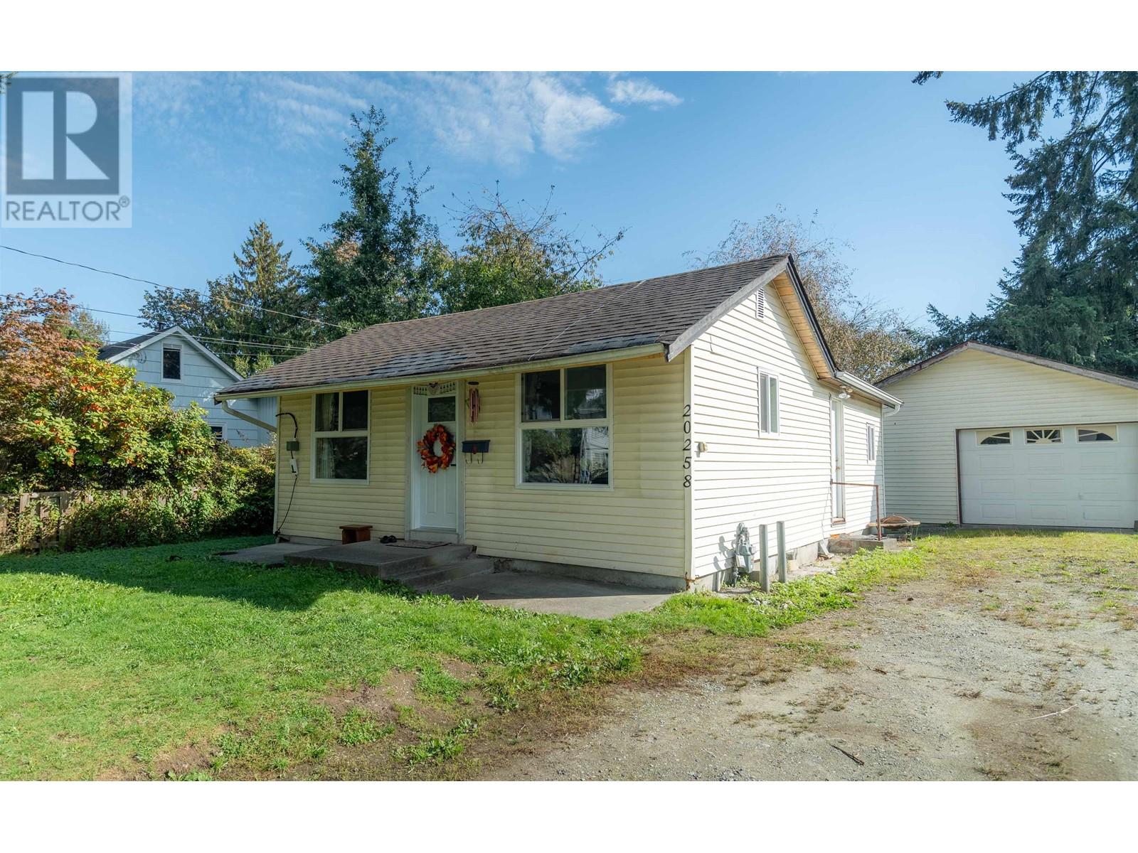 20258 Ospring Street, Maple Ridge, British Columbia  V2X 1K4 - Photo 2 - R2964577