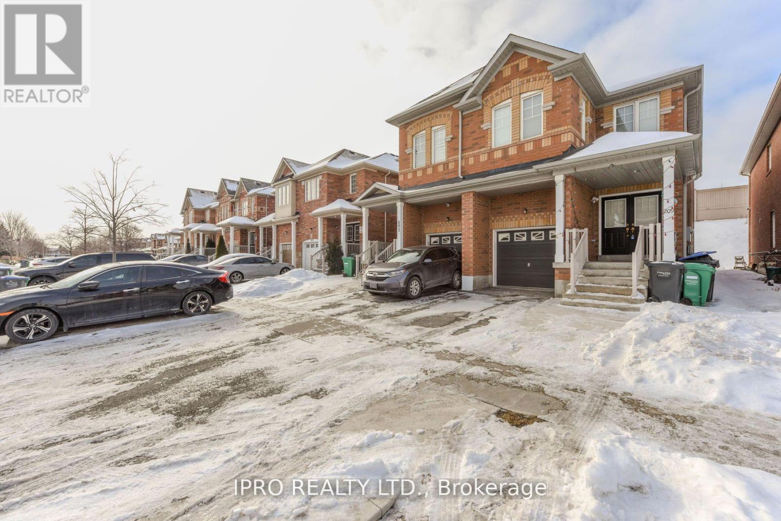 209 Checkerberry Crescent, Brampton, Ontario  L6R 3P8 - Photo 2 - W11995445