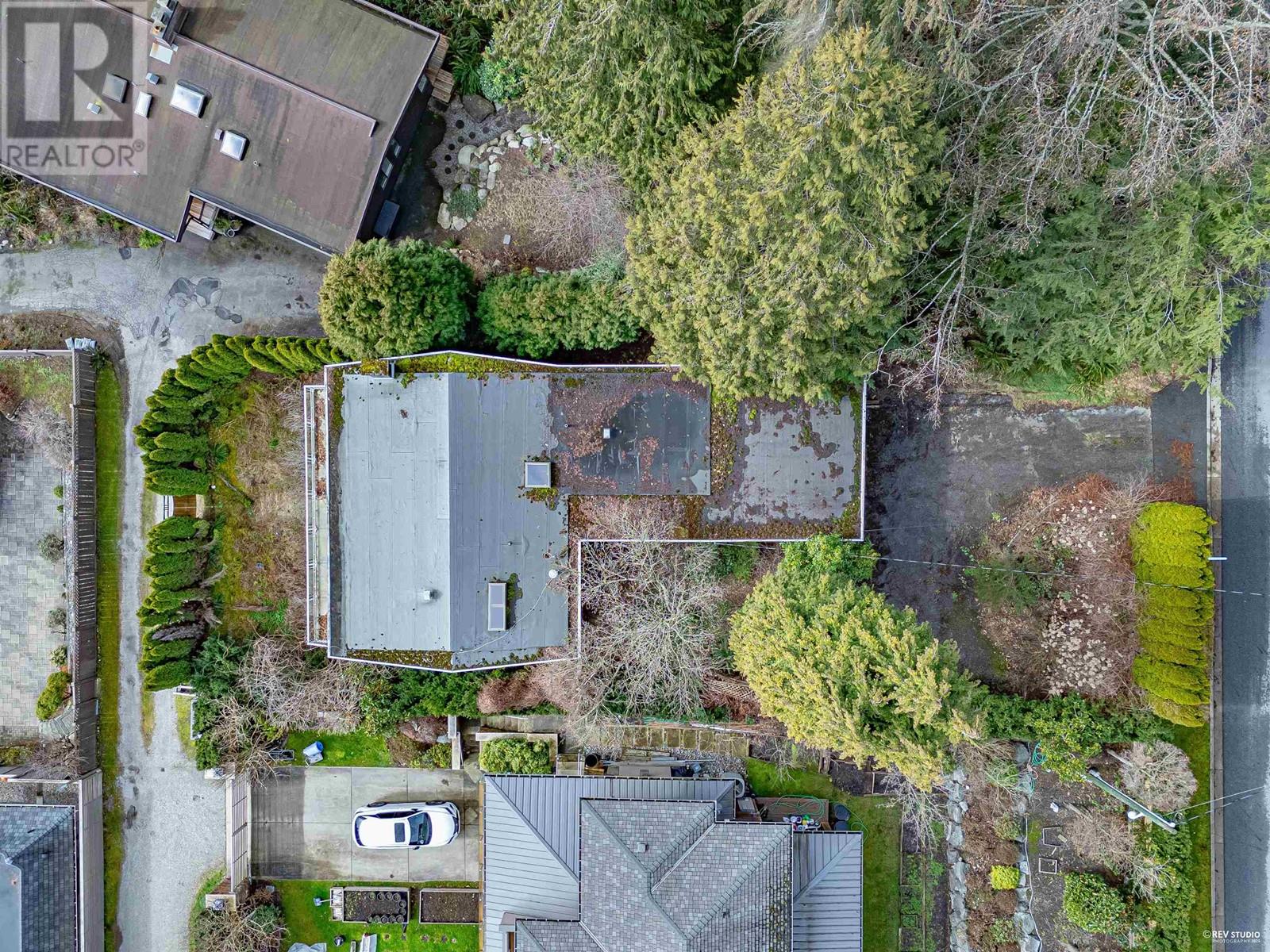 1720 Queens Avenue, West Vancouver, British Columbia  V7V 2X7 - Photo 3 - R2969854