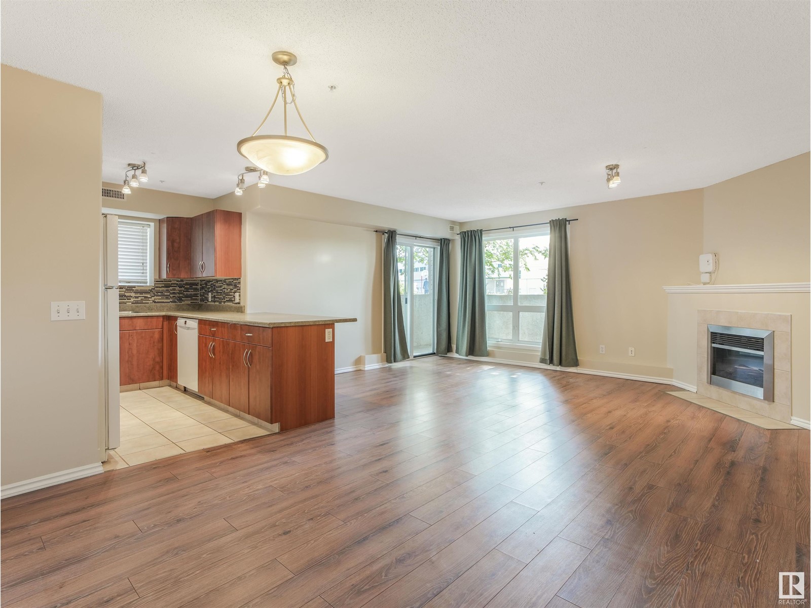 #101 10528 77 Av Nw, Edmonton, Alberta  T6E 1N1 - Photo 2 - E4423560