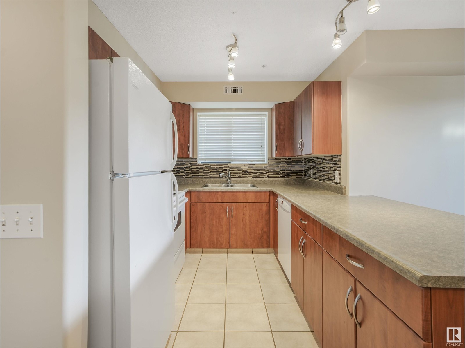 #101 10528 77 Av Nw, Edmonton, Alberta  T6E 1N1 - Photo 5 - E4423560