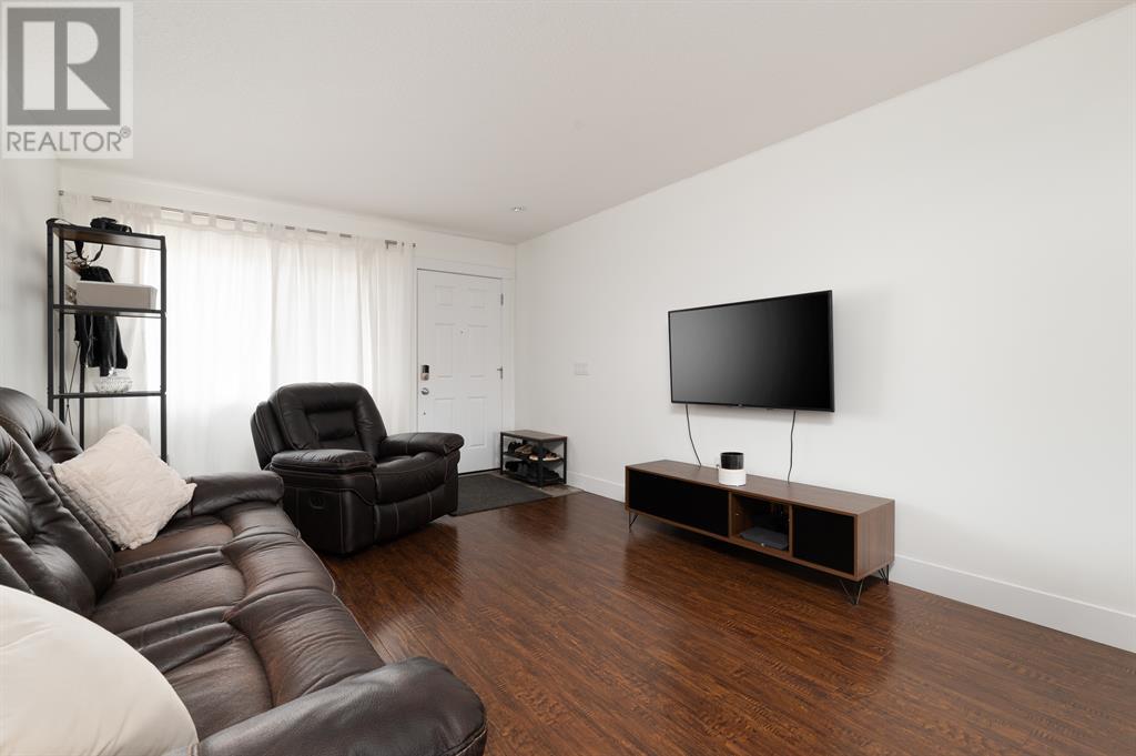 Property at 129 Airmont Court image 4