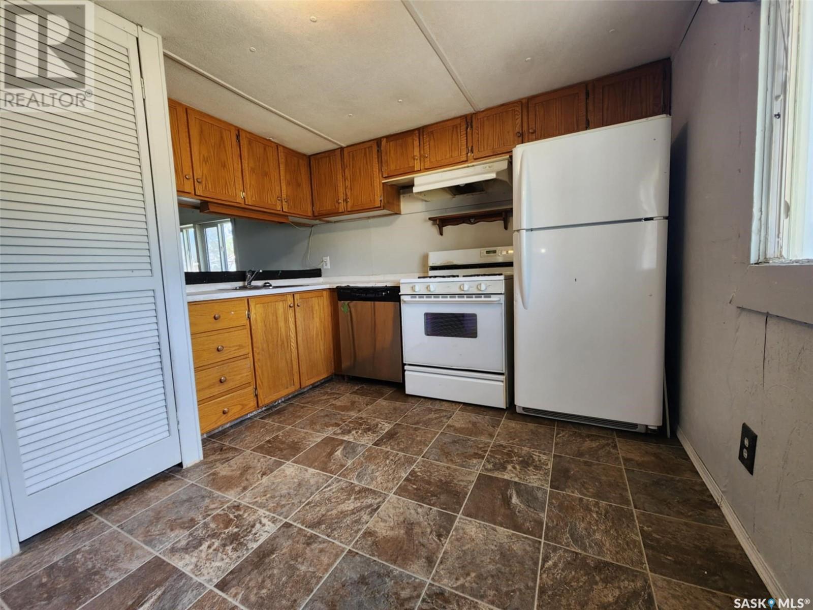 109 Larch Street, Caronport, Saskatchewan  S0H 0S0 - Photo 7 - SK996844