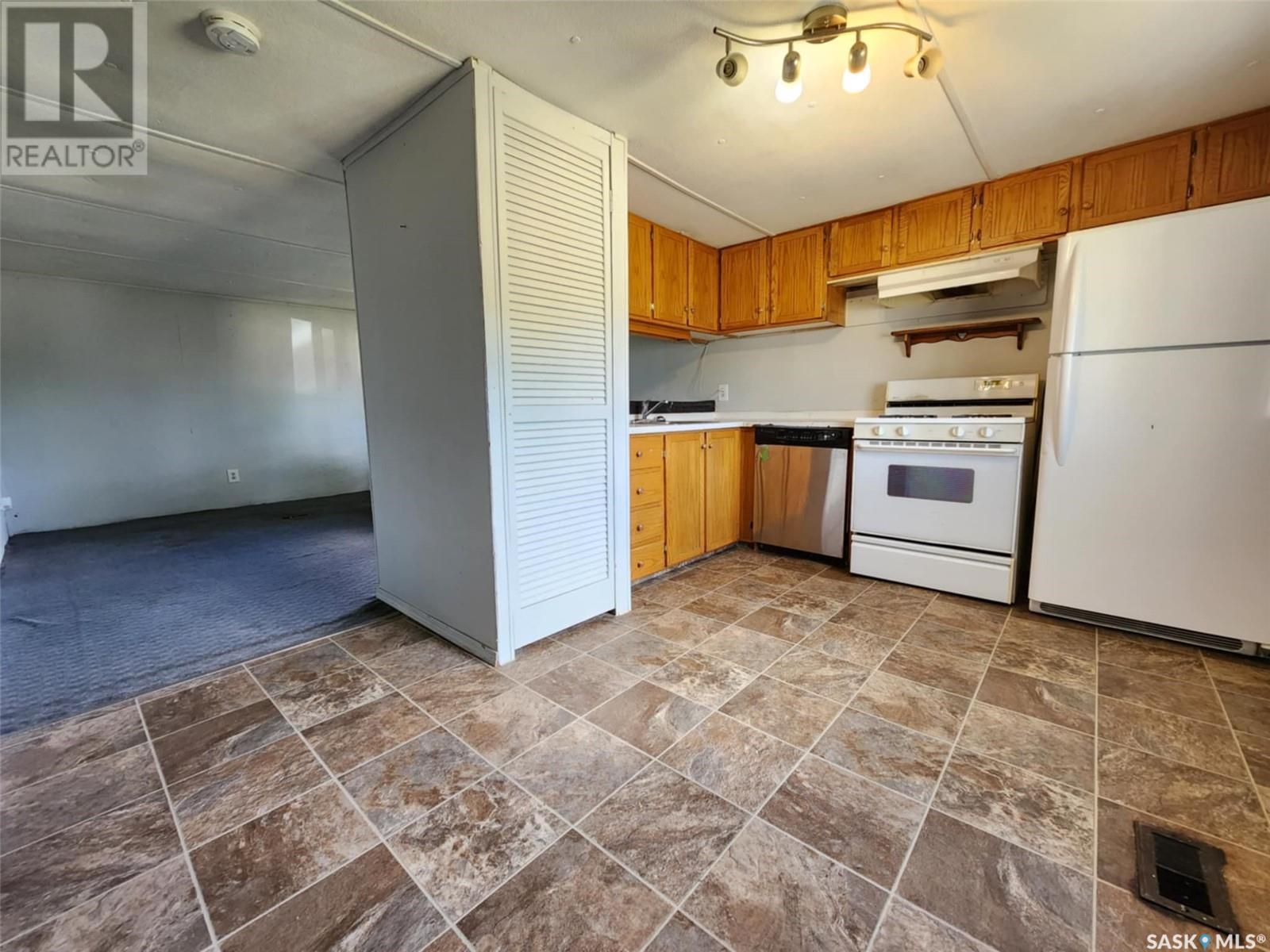 109 Larch Street, Caronport, Saskatchewan  S0H 0S0 - Photo 8 - SK996844
