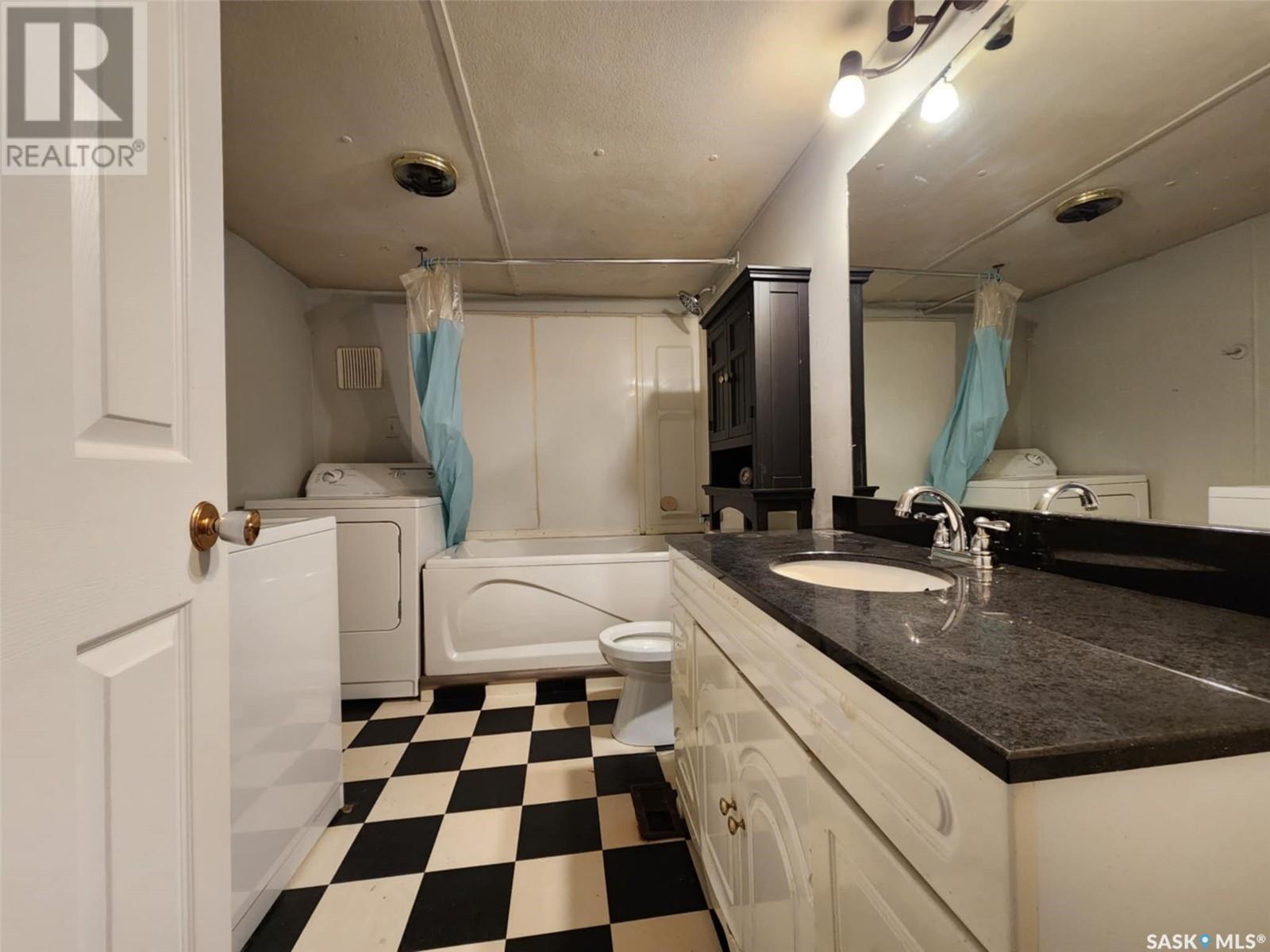 109 Larch Street, Caronport, Saskatchewan  S0H 0S0 - Photo 14 - SK996844