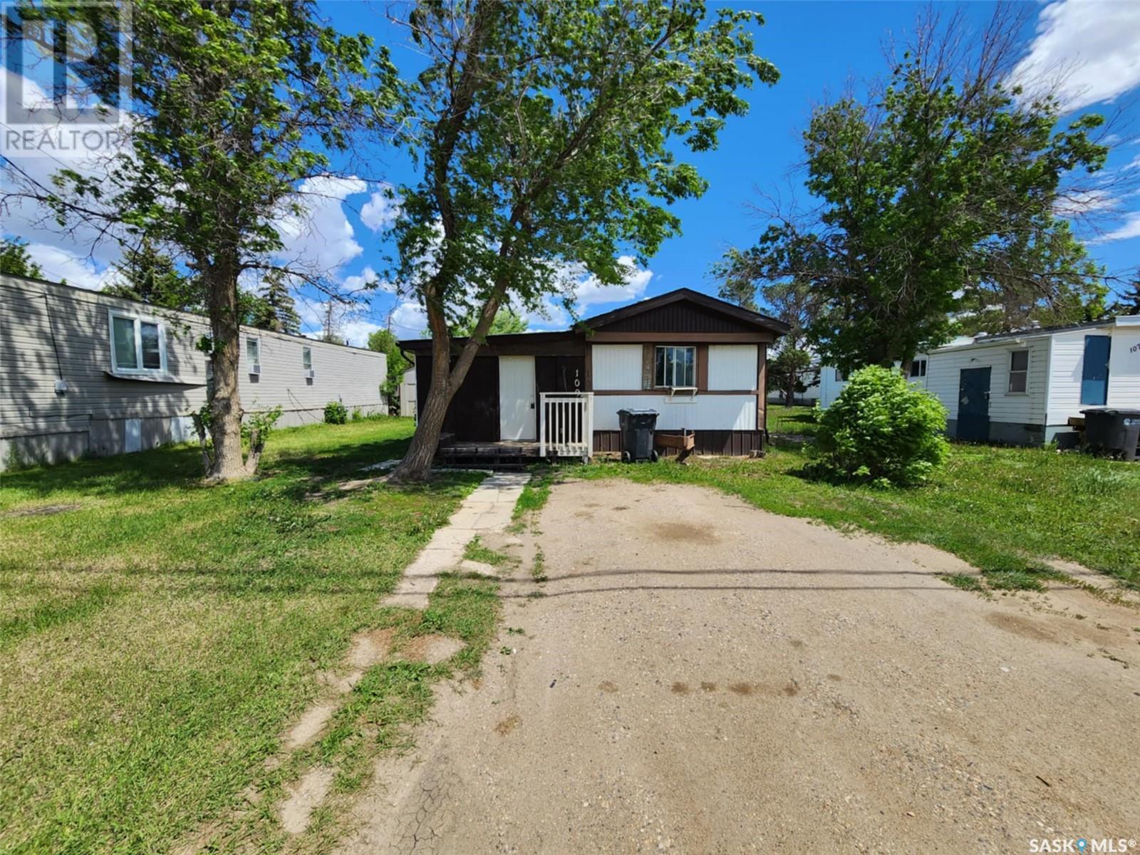 109 Larch Street, Caronport, Saskatchewan  S0H 0S0 - Photo 27 - SK996844