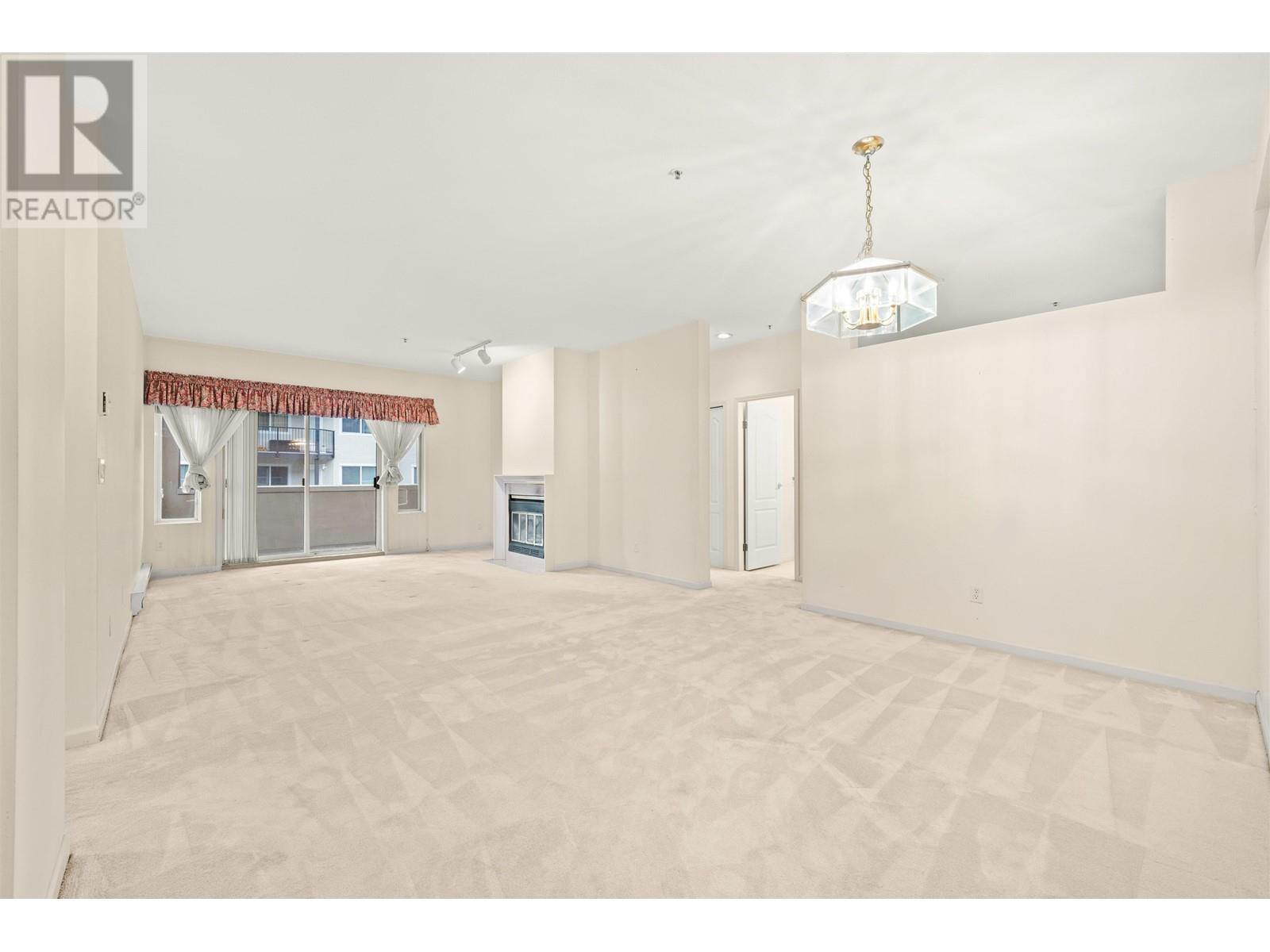 Listing Picture 4 of 31 : 110 7600 MOFFATT ROAD, Richmond / 烈治文 - 魯藝地產 Yvonne Lu Group - MLS Medallion Club Member