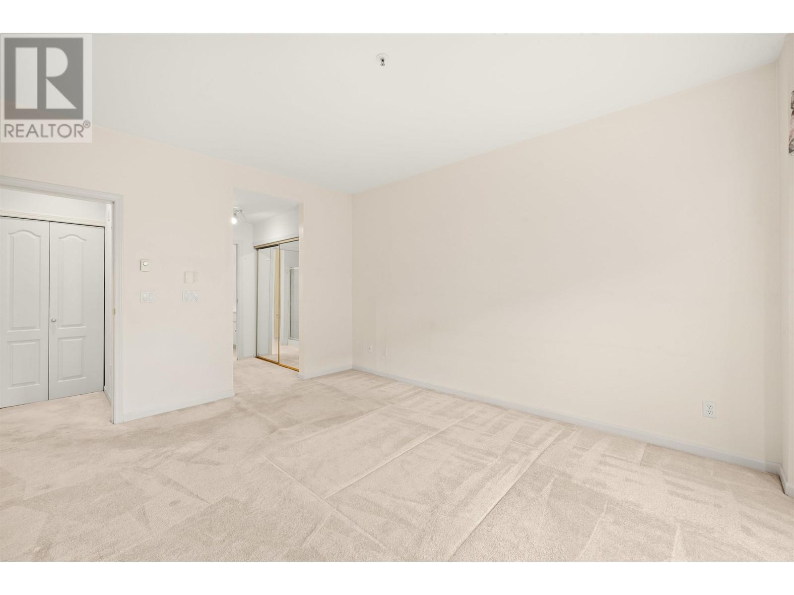 Listing Picture 13 of 31 : 110 7600 MOFFATT ROAD, Richmond / 烈治文 - 魯藝地產 Yvonne Lu Group - MLS Medallion Club Member