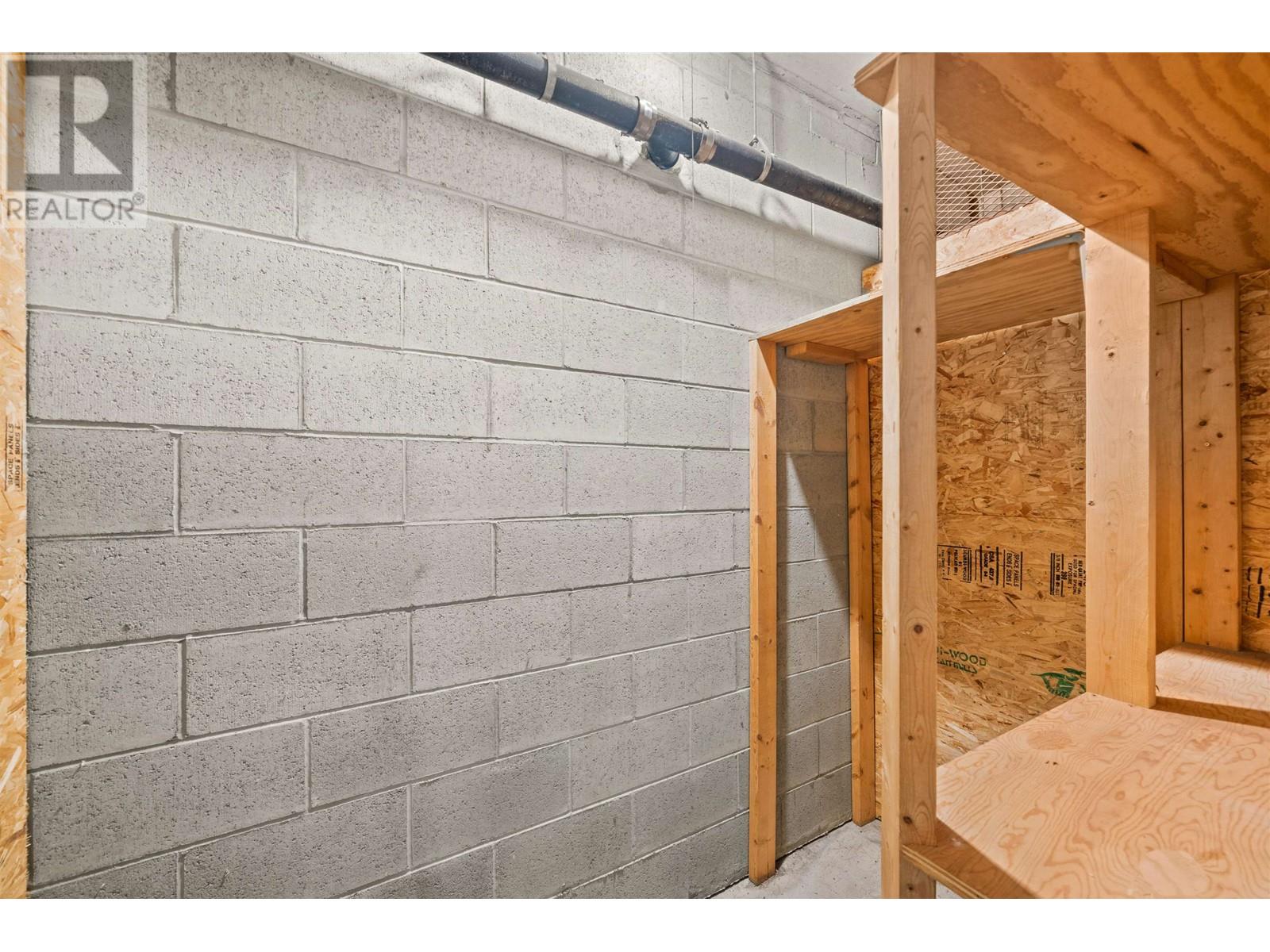 Listing Picture 24 of 31 : 110 7600 MOFFATT ROAD, Richmond / 烈治文 - 魯藝地產 Yvonne Lu Group - MLS Medallion Club Member