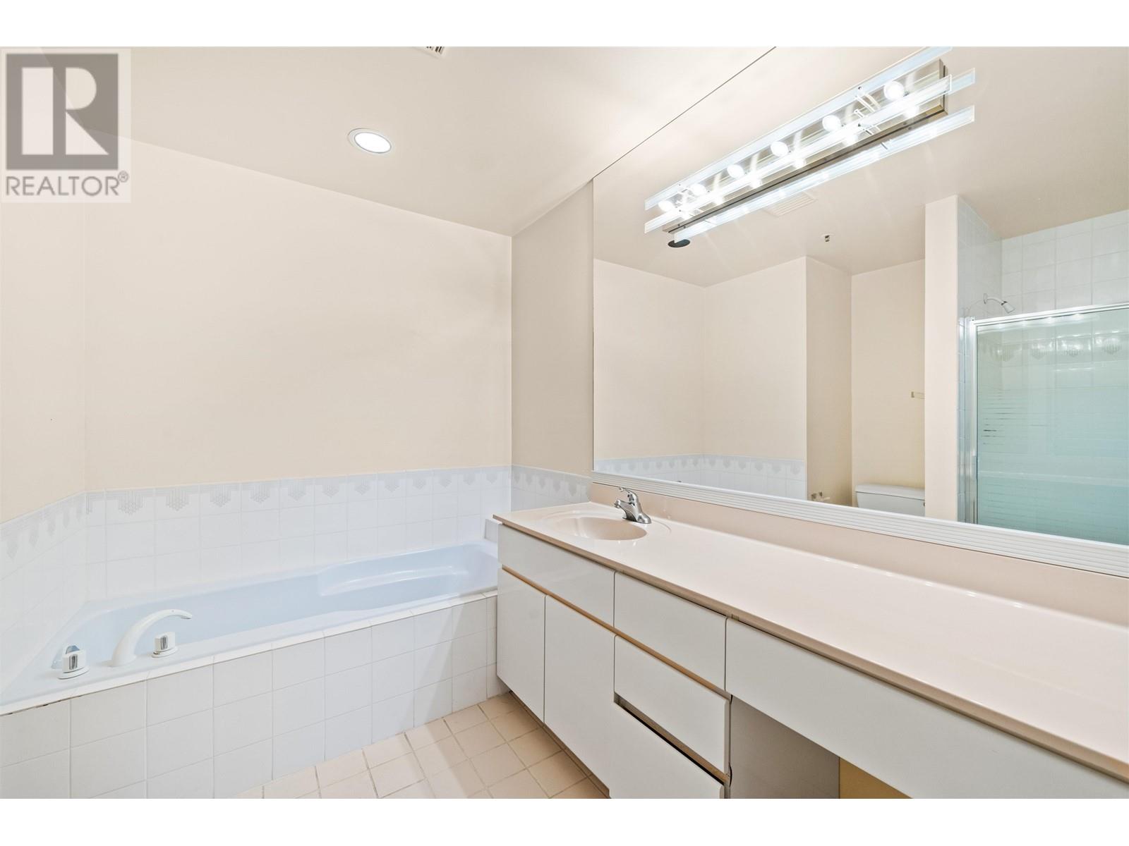 Listing Picture 15 of 31 : 110 7600 MOFFATT ROAD, Richmond / 烈治文 - 魯藝地產 Yvonne Lu Group - MLS Medallion Club Member