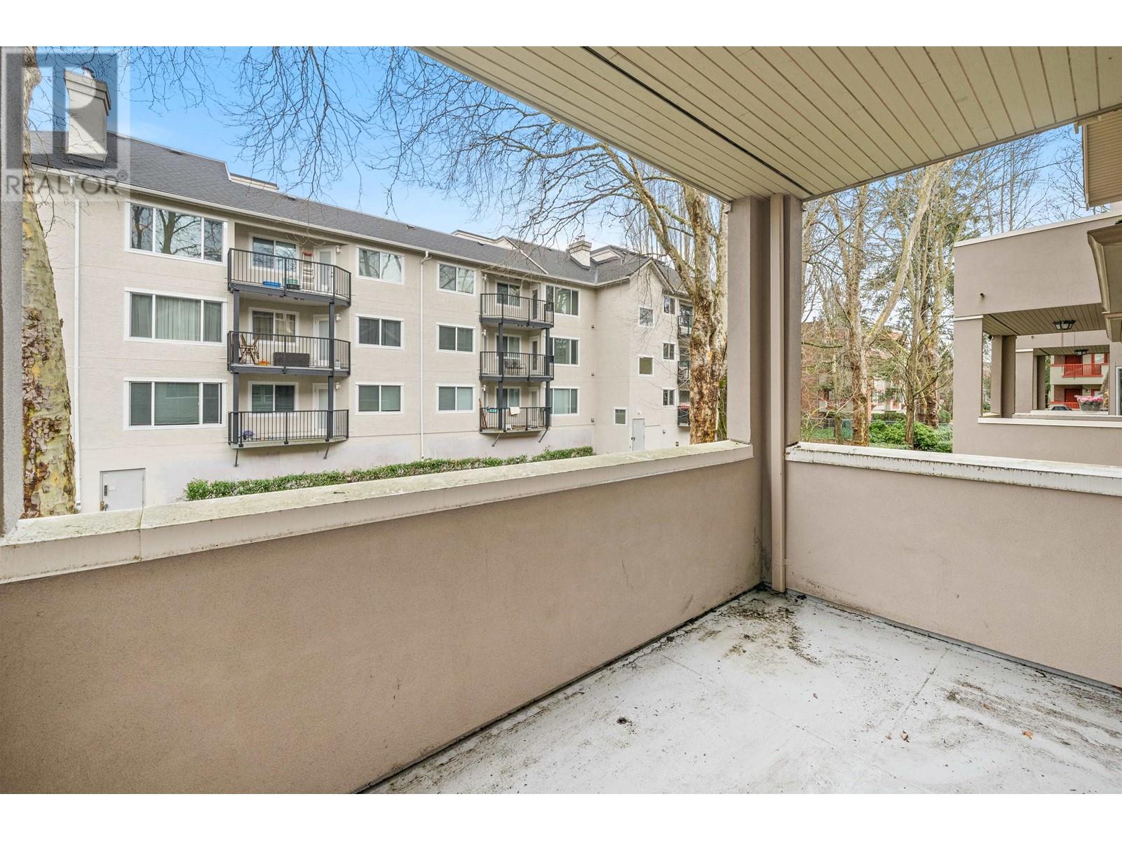 Listing Picture 21 of 31 : 110 7600 MOFFATT ROAD, Richmond / 烈治文 - 魯藝地產 Yvonne Lu Group - MLS Medallion Club Member