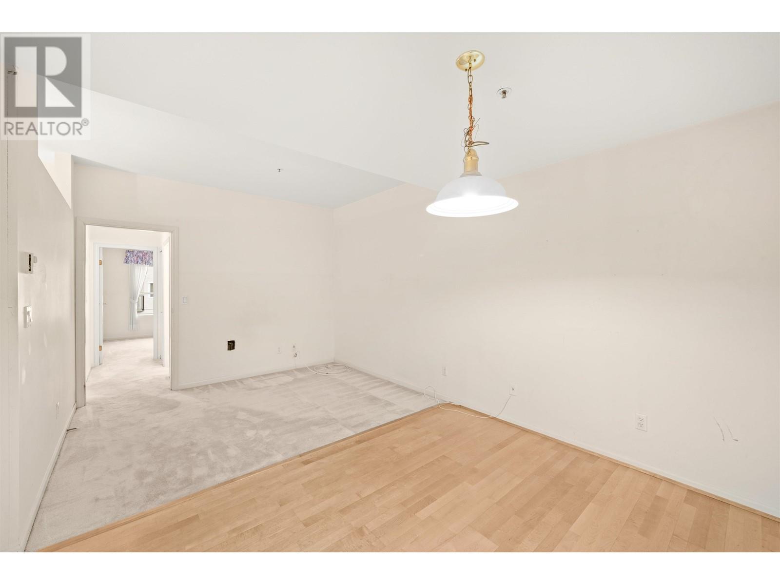 Listing Picture 9 of 31 : 110 7600 MOFFATT ROAD, Richmond / 烈治文 - 魯藝地產 Yvonne Lu Group - MLS Medallion Club Member