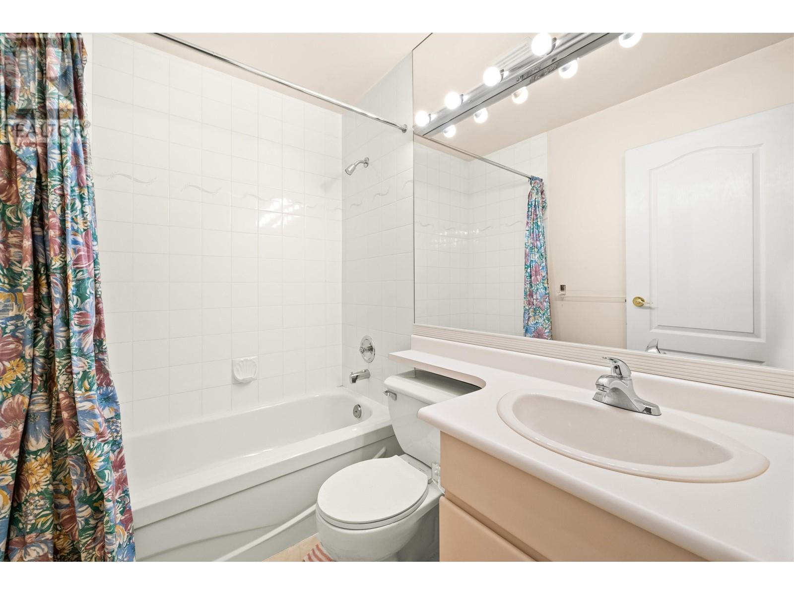 Listing Picture 19 of 31 : 110 7600 MOFFATT ROAD, Richmond / 烈治文 - 魯藝地產 Yvonne Lu Group - MLS Medallion Club Member