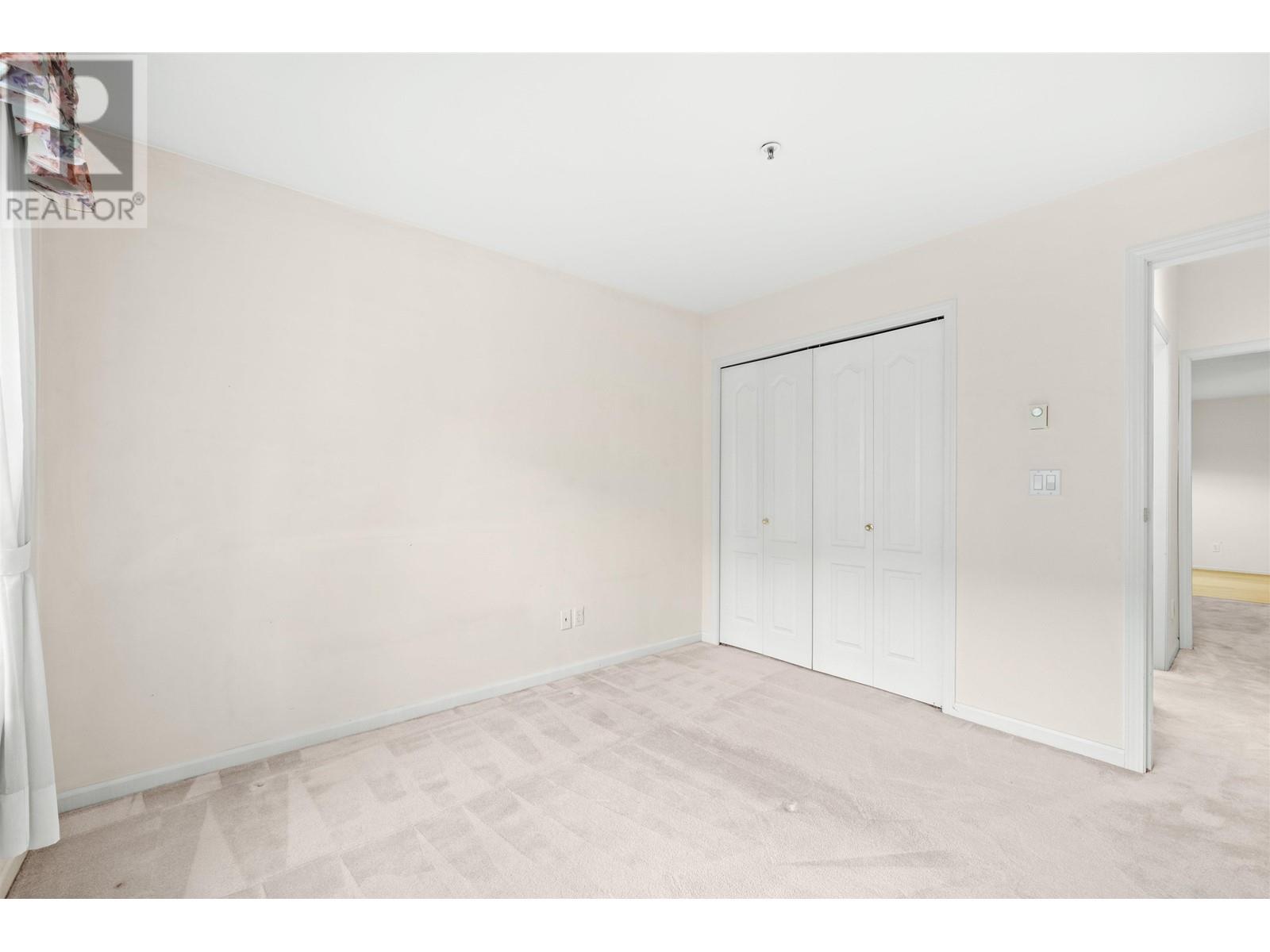 Listing Picture 18 of 31 : 110 7600 MOFFATT ROAD, Richmond / 烈治文 - 魯藝地產 Yvonne Lu Group - MLS Medallion Club Member