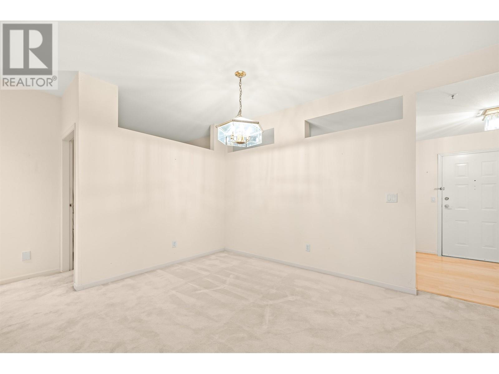 Listing Picture 6 of 31 : 110 7600 MOFFATT ROAD, Richmond / 烈治文 - 魯藝地產 Yvonne Lu Group - MLS Medallion Club Member