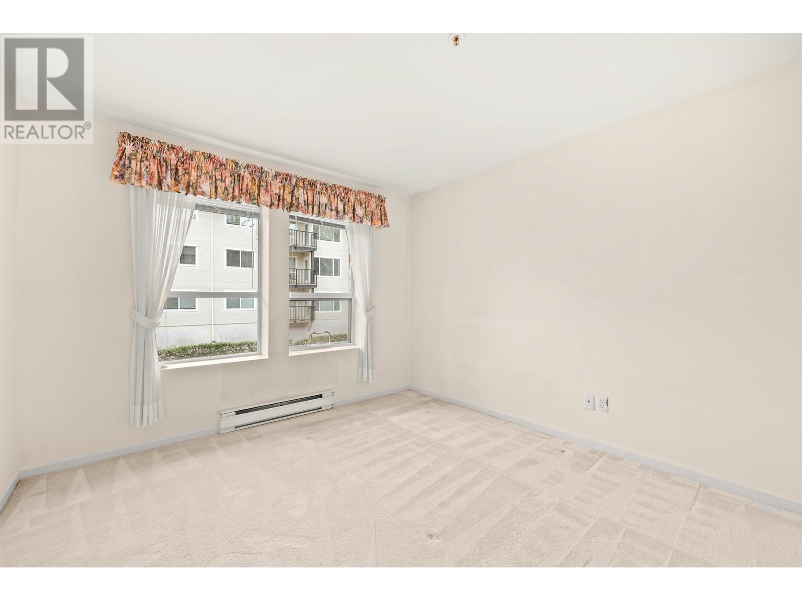 Listing Picture 17 of 31 : 110 7600 MOFFATT ROAD, Richmond / 烈治文 - 魯藝地產 Yvonne Lu Group - MLS Medallion Club Member