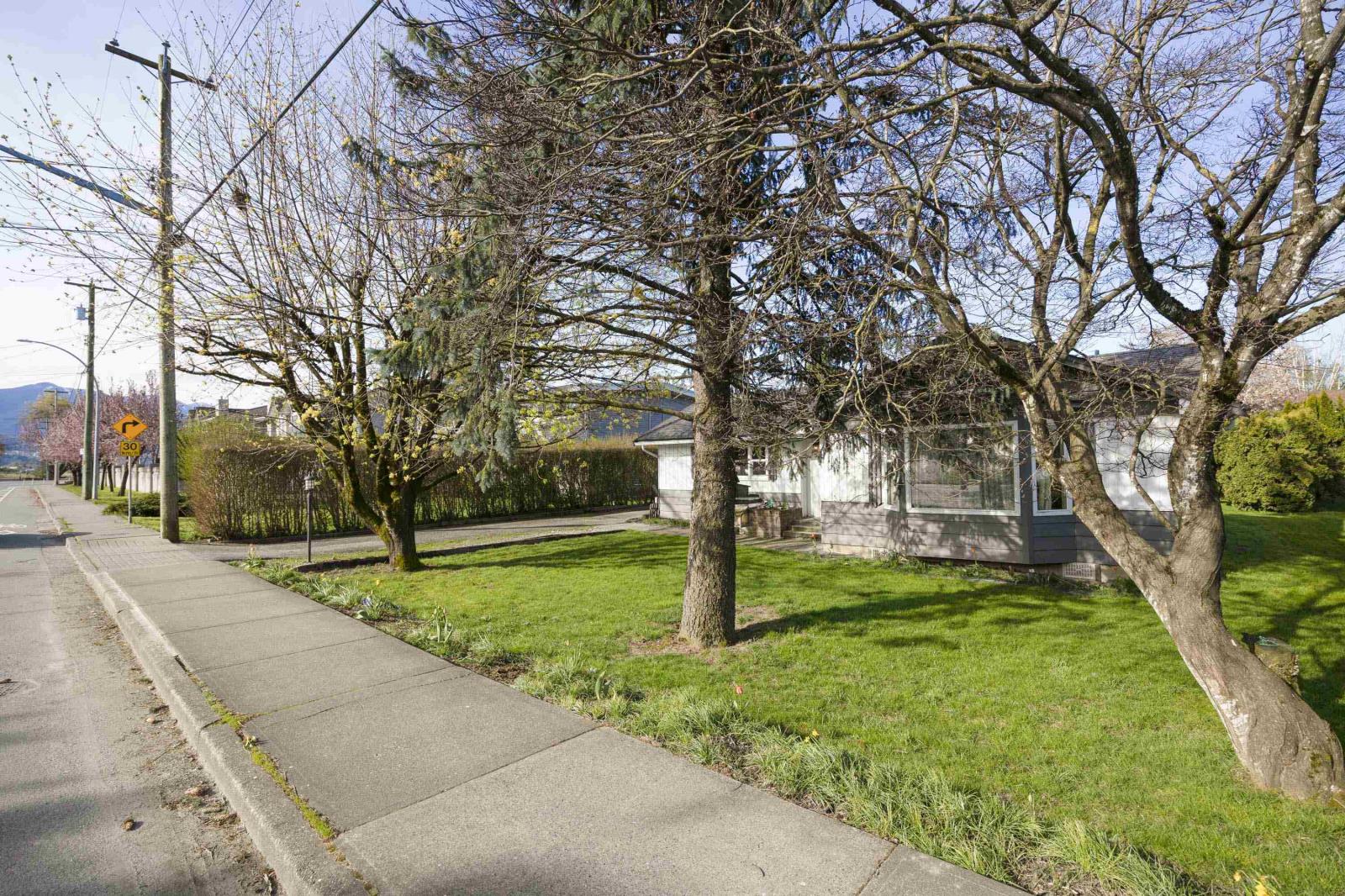 8555 Broadway Street, Chilliwack Proper South, Chilliwack, British Columbia  V2P 5V4 - Photo 3 - R2970820