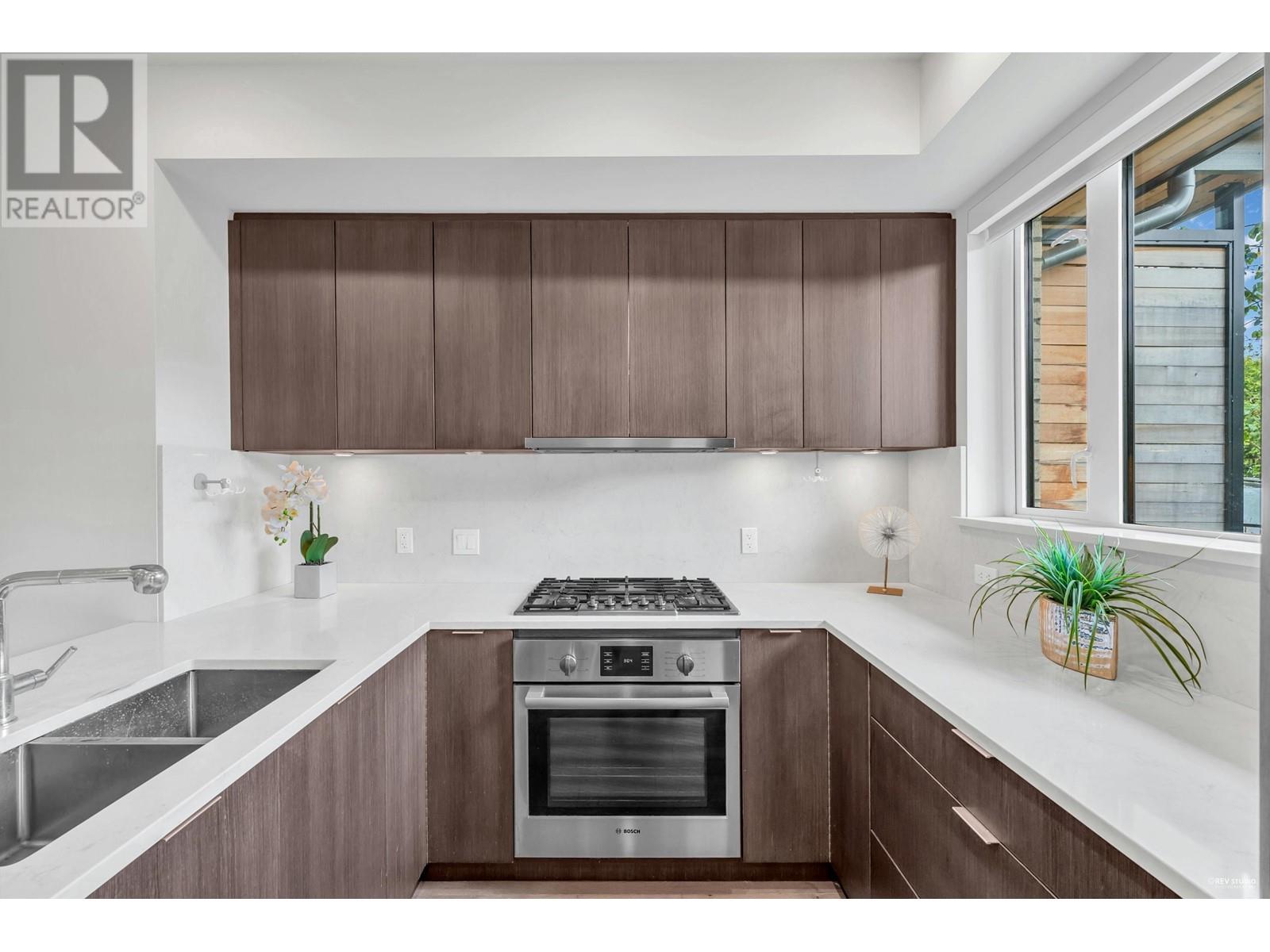 Listing Picture 12 of 32 : 5486 OAK STREET, Vancouver / 溫哥華 - 魯藝地產 Yvonne Lu Group - MLS Medallion Club Member