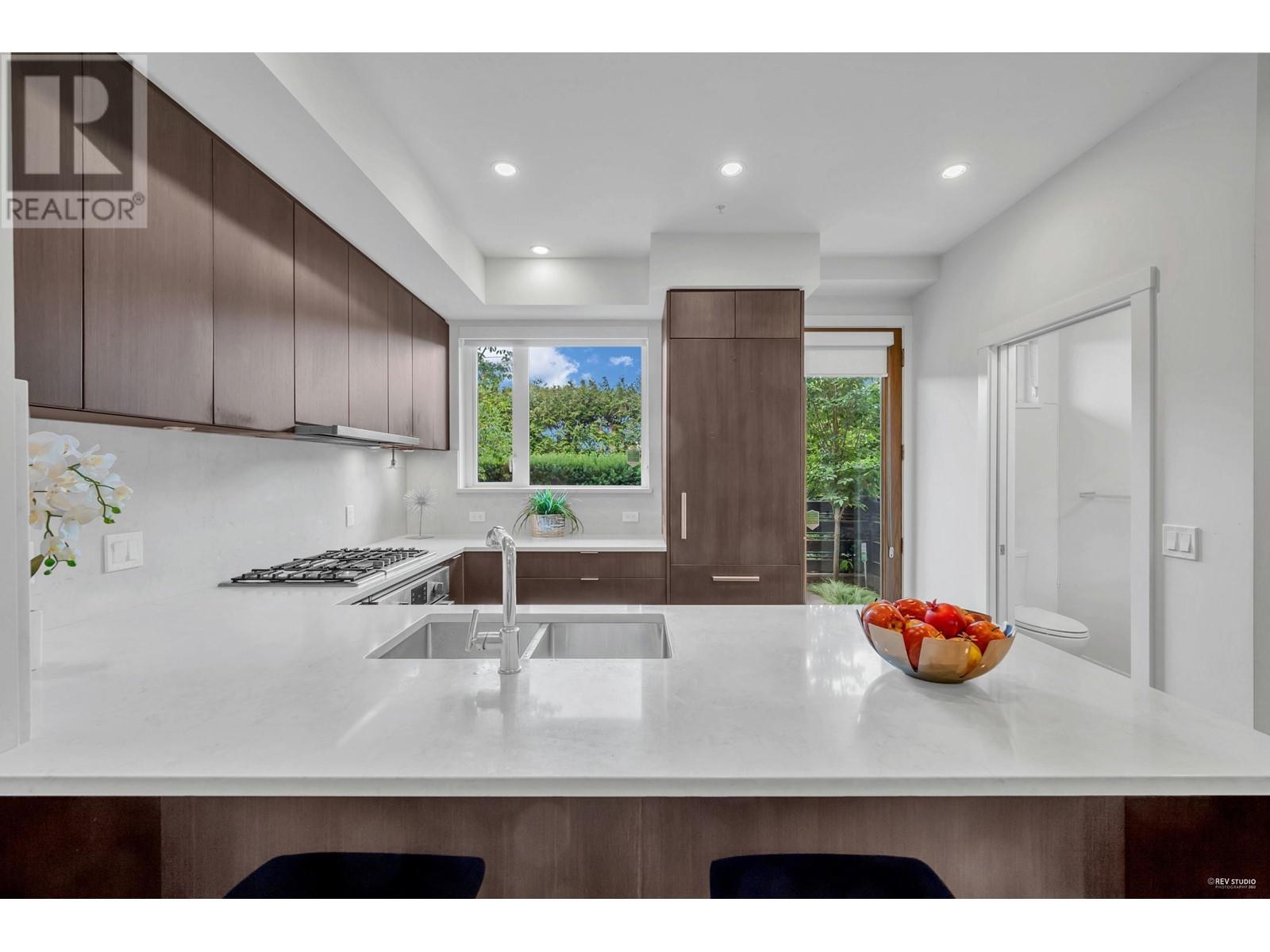 Listing Picture 11 of 32 : 5486 OAK STREET, Vancouver / 溫哥華 - 魯藝地產 Yvonne Lu Group - MLS Medallion Club Member